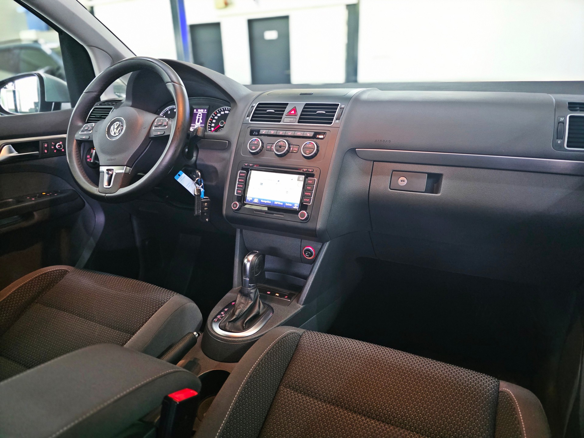 VW Touran 1.4 TSI Comfortline DSG-image-18