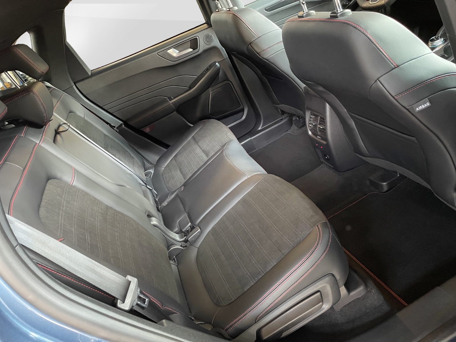 FORD Kuga 2.5 Hybrid ST-Line X 4x4-image-9