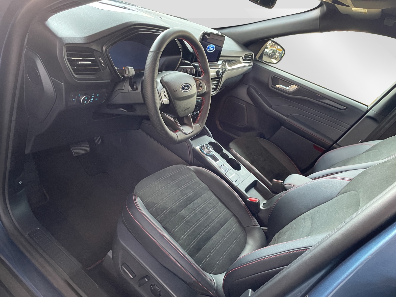 FORD Kuga 2.5 Hybrid ST-Line X 4x4-image-6