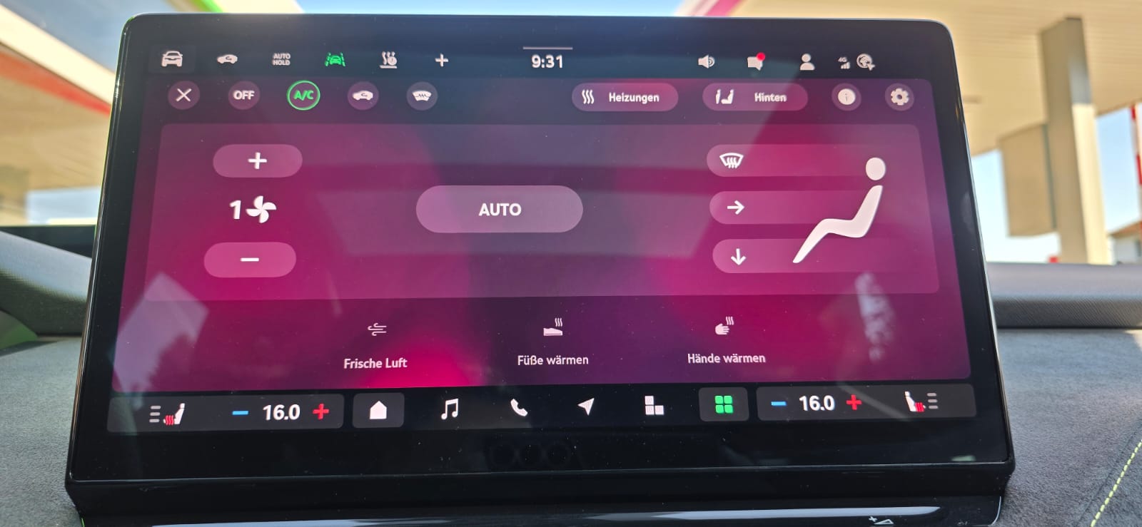 SKODA Enyaq 4x4 RS-image-16