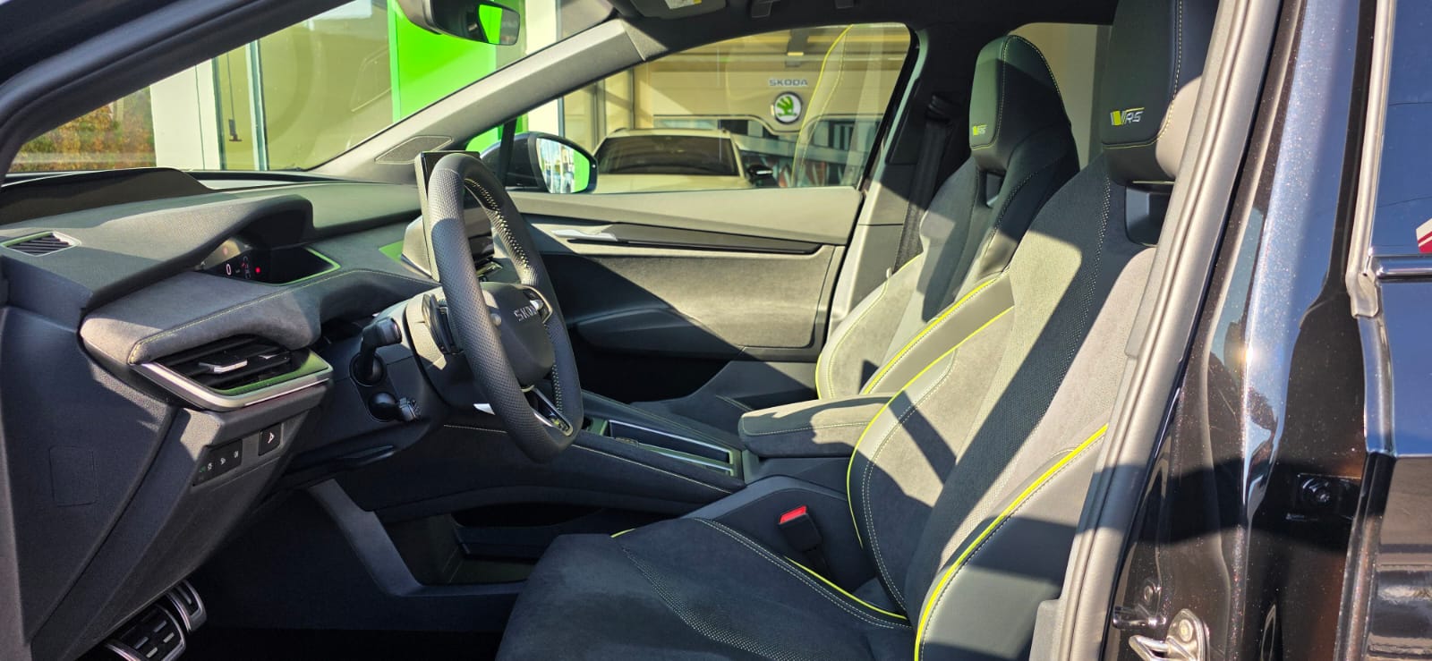 SKODA Enyaq 4x4 RS-image-9