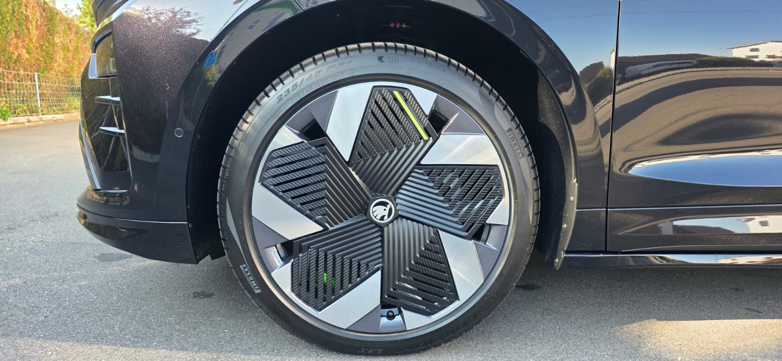 SKODA Enyaq 4x4 RS-image-7