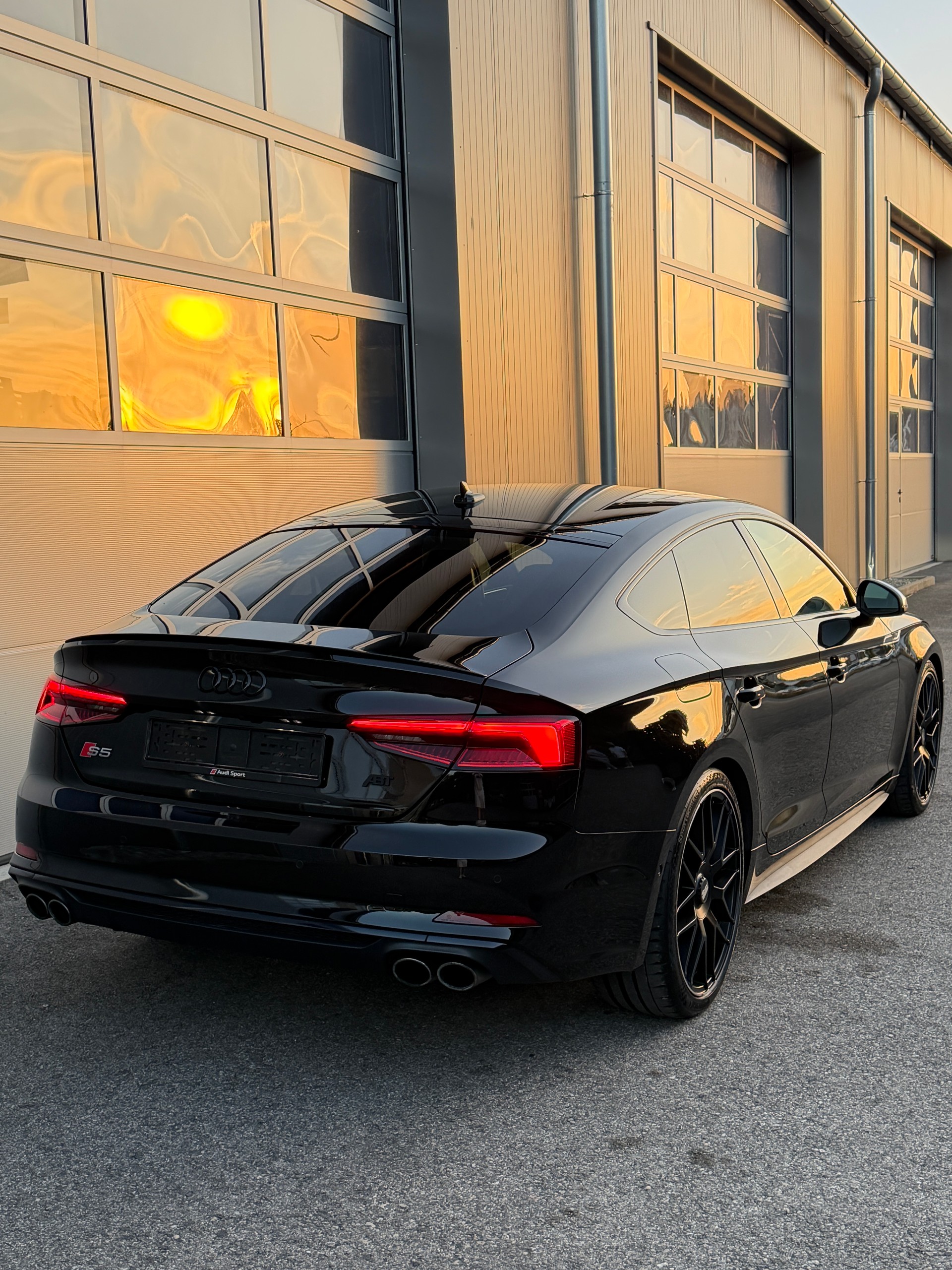 AUDI S5 Sportback 3.0 TFSI quattro tiptronic-image-4