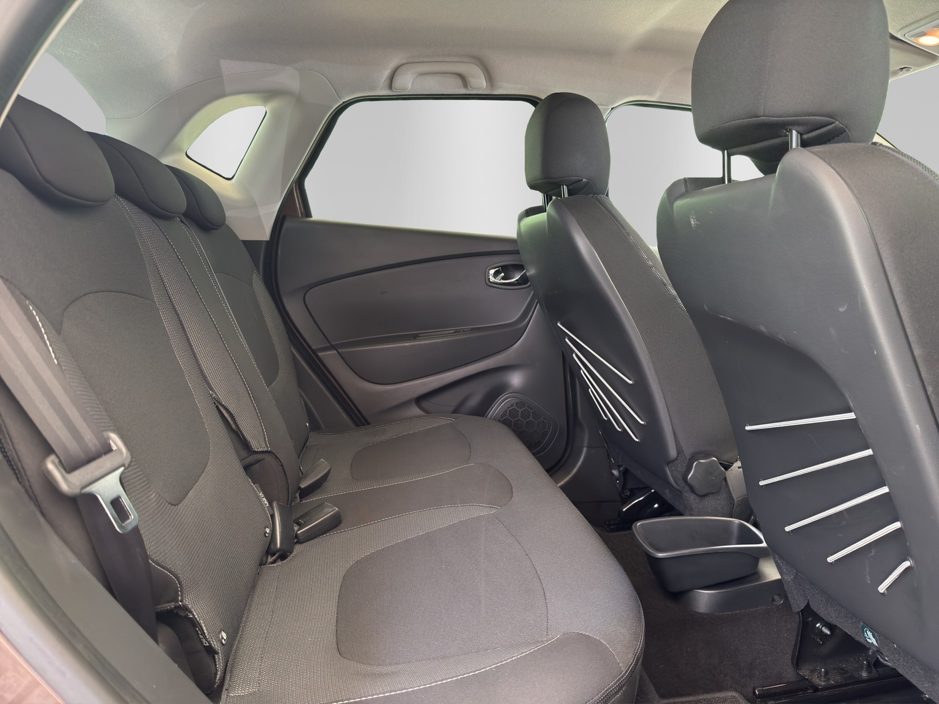 RENAULT Captur 1.2 T 16V Privilège EDC-image-14
