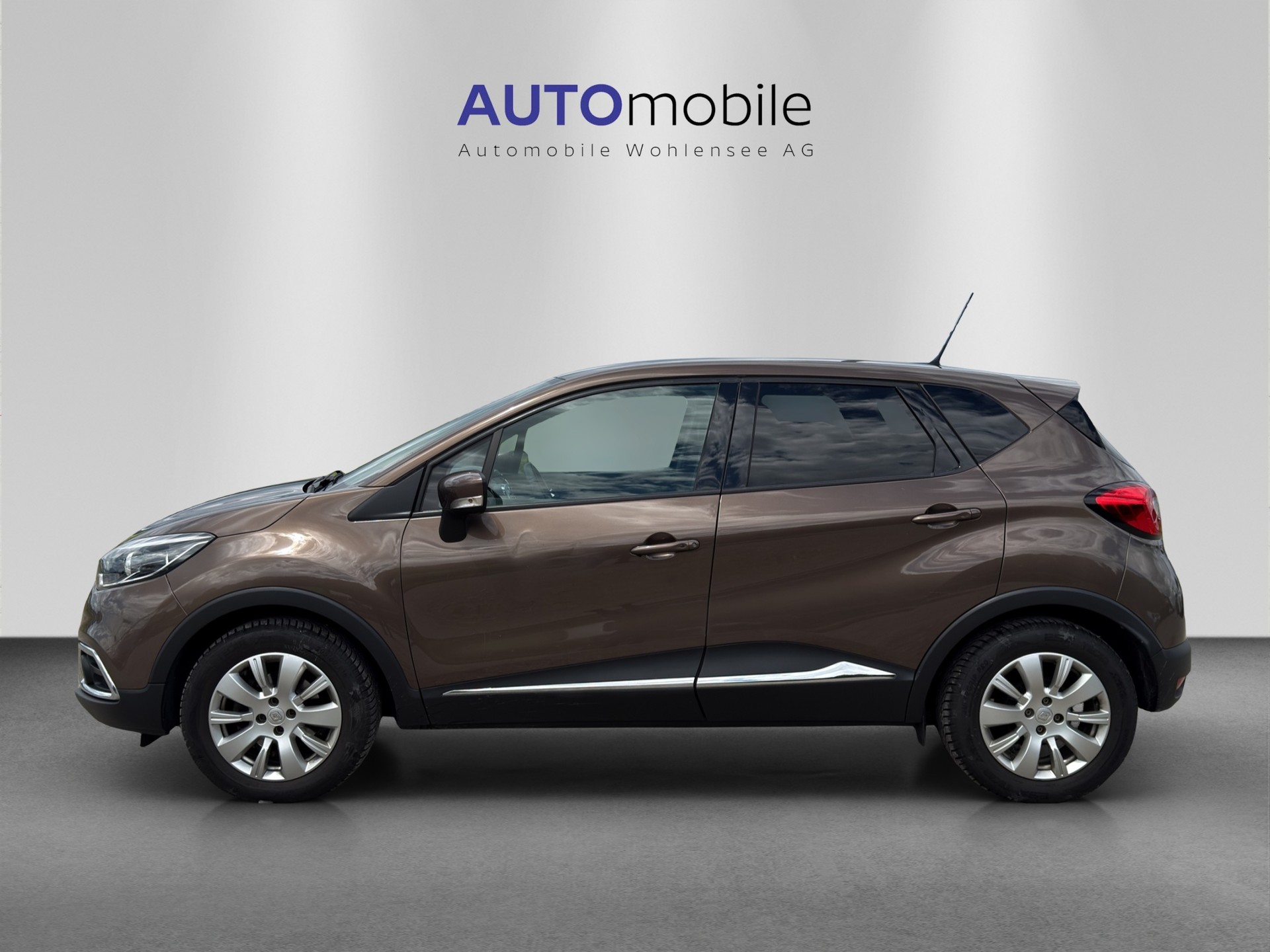 RENAULT Captur 1.2 T 16V Privilège EDC-image-0