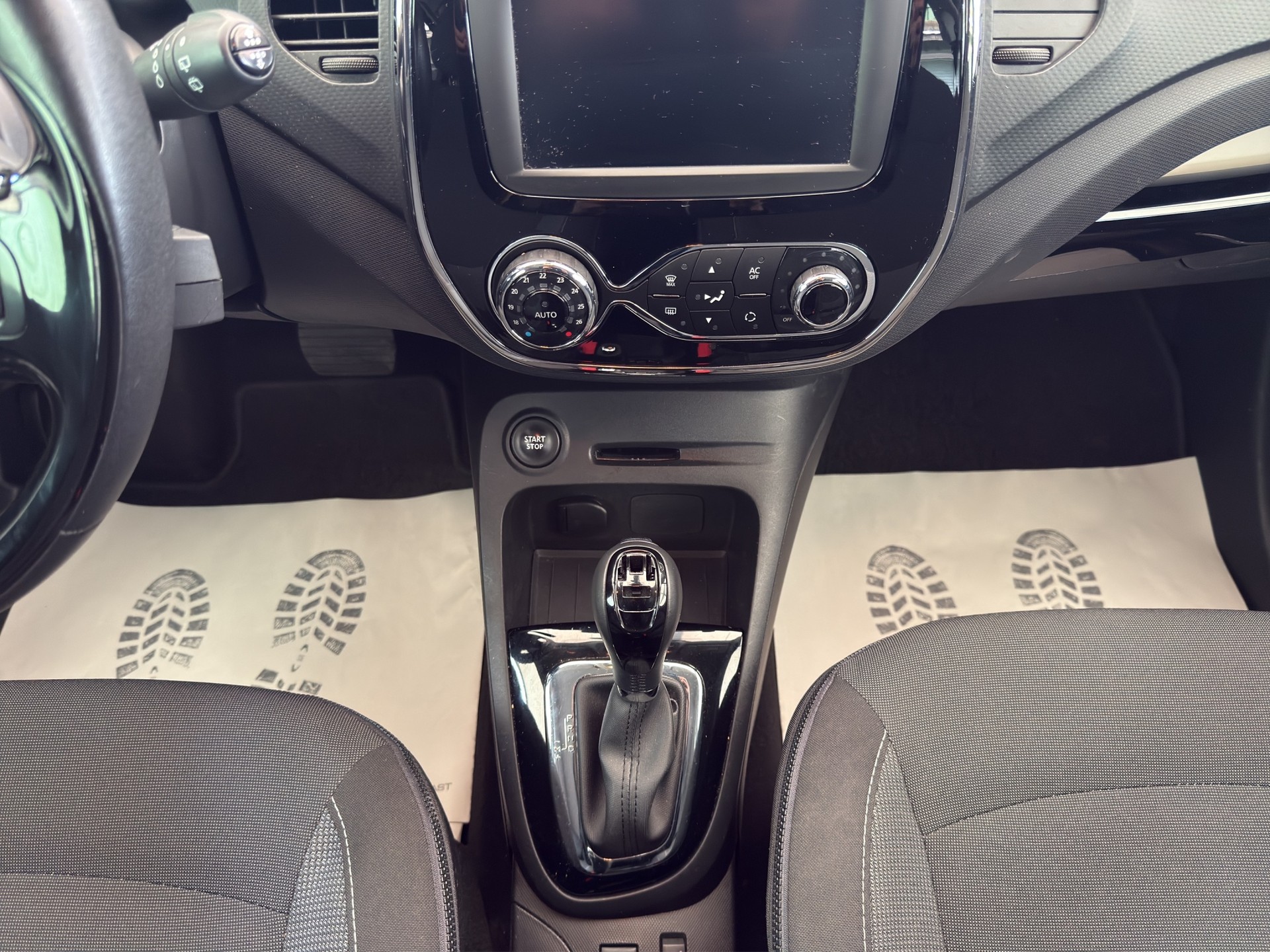 RENAULT Captur 1.2 T 16V Privilège EDC-image-10