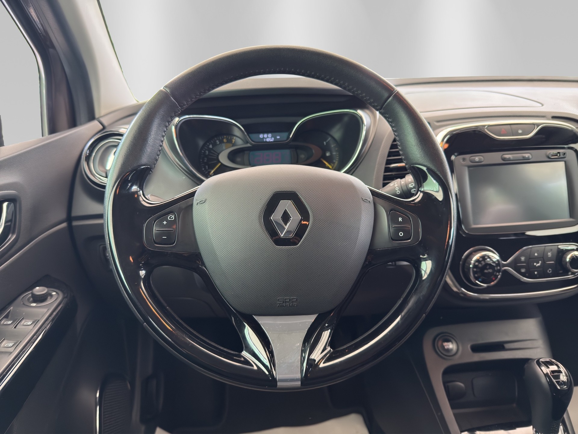RENAULT Captur 1.2 T 16V Privilège EDC-image-9
