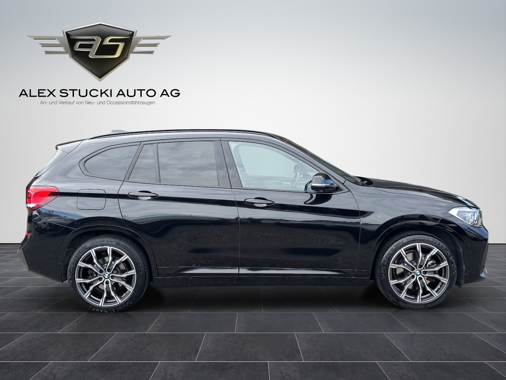 BMW X1 xDrive 25e M Sport Steptronic-image-4