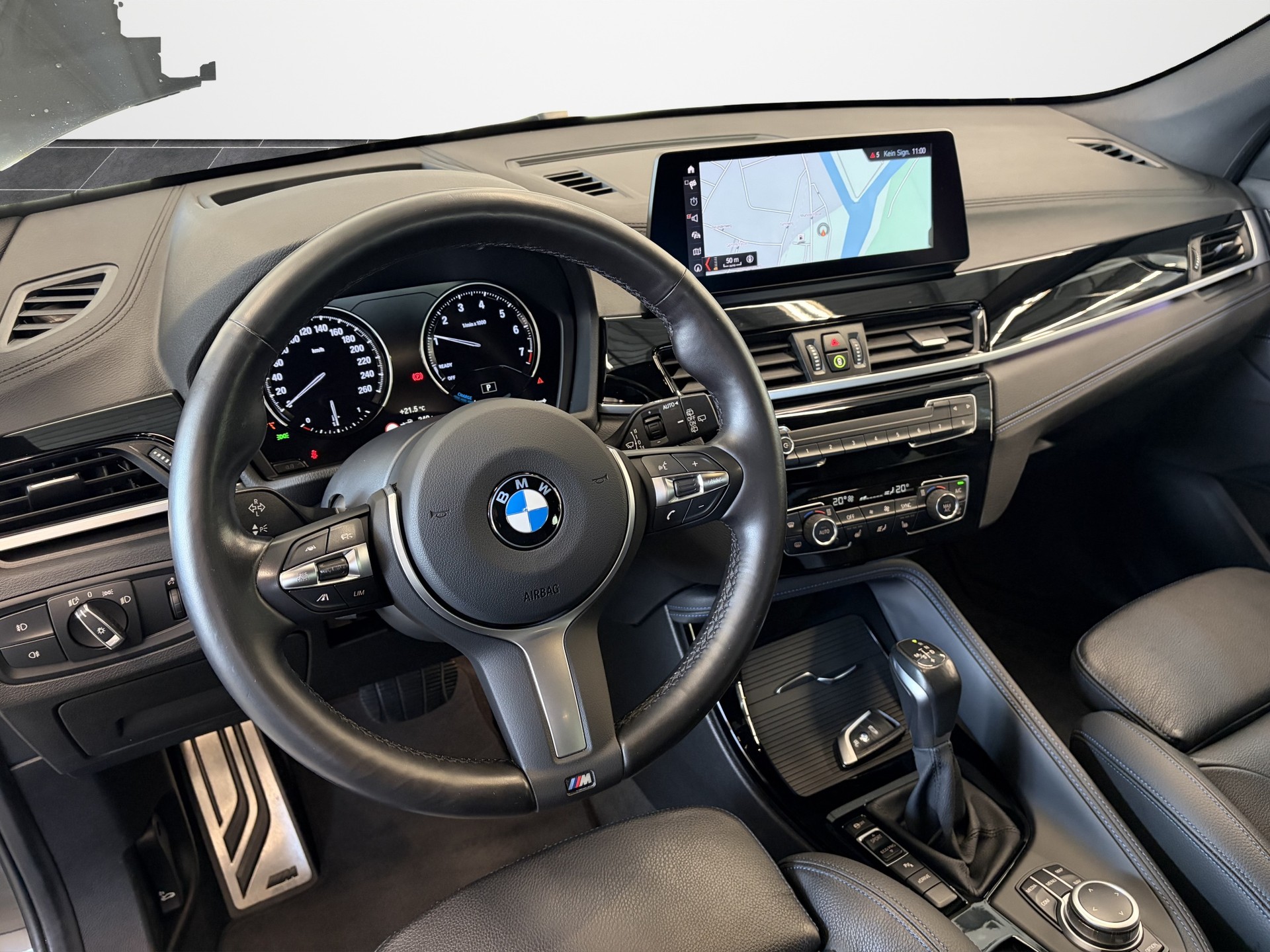 BMW X1 xDrive 25e M Sport Steptronic-image-8