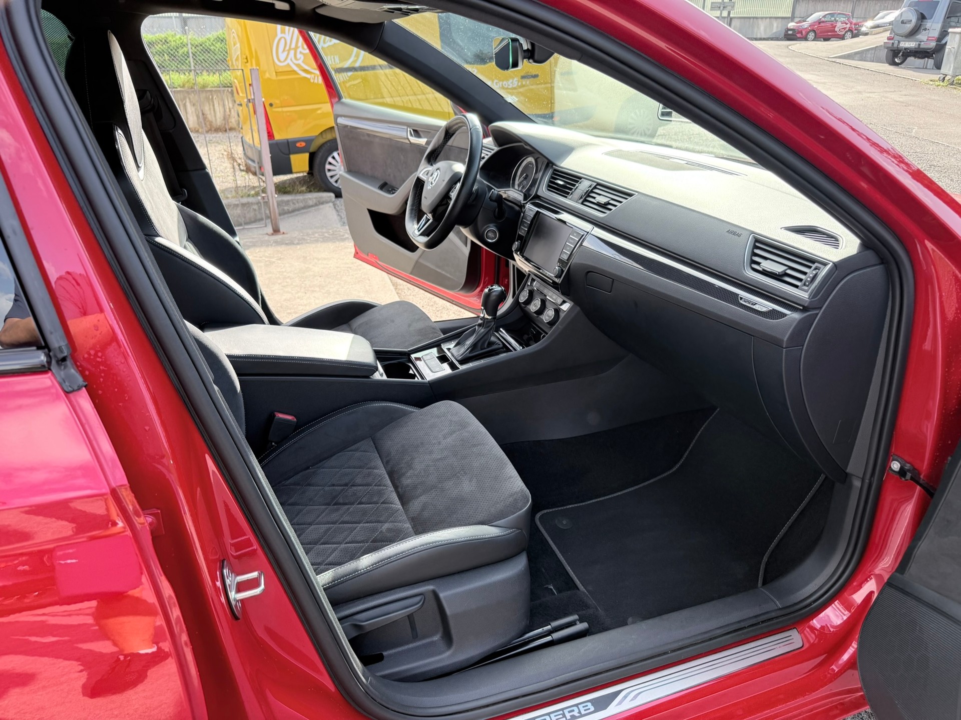 SKODA Superb Combi 2.0 TSI Ambition DSG 4x4-image-13