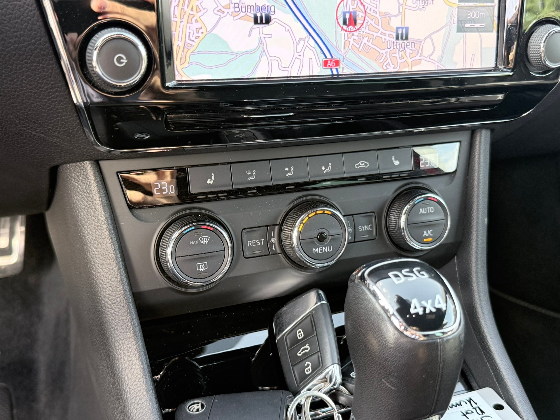 SKODA Superb Combi 2.0 TSI Ambition DSG 4x4-image-24