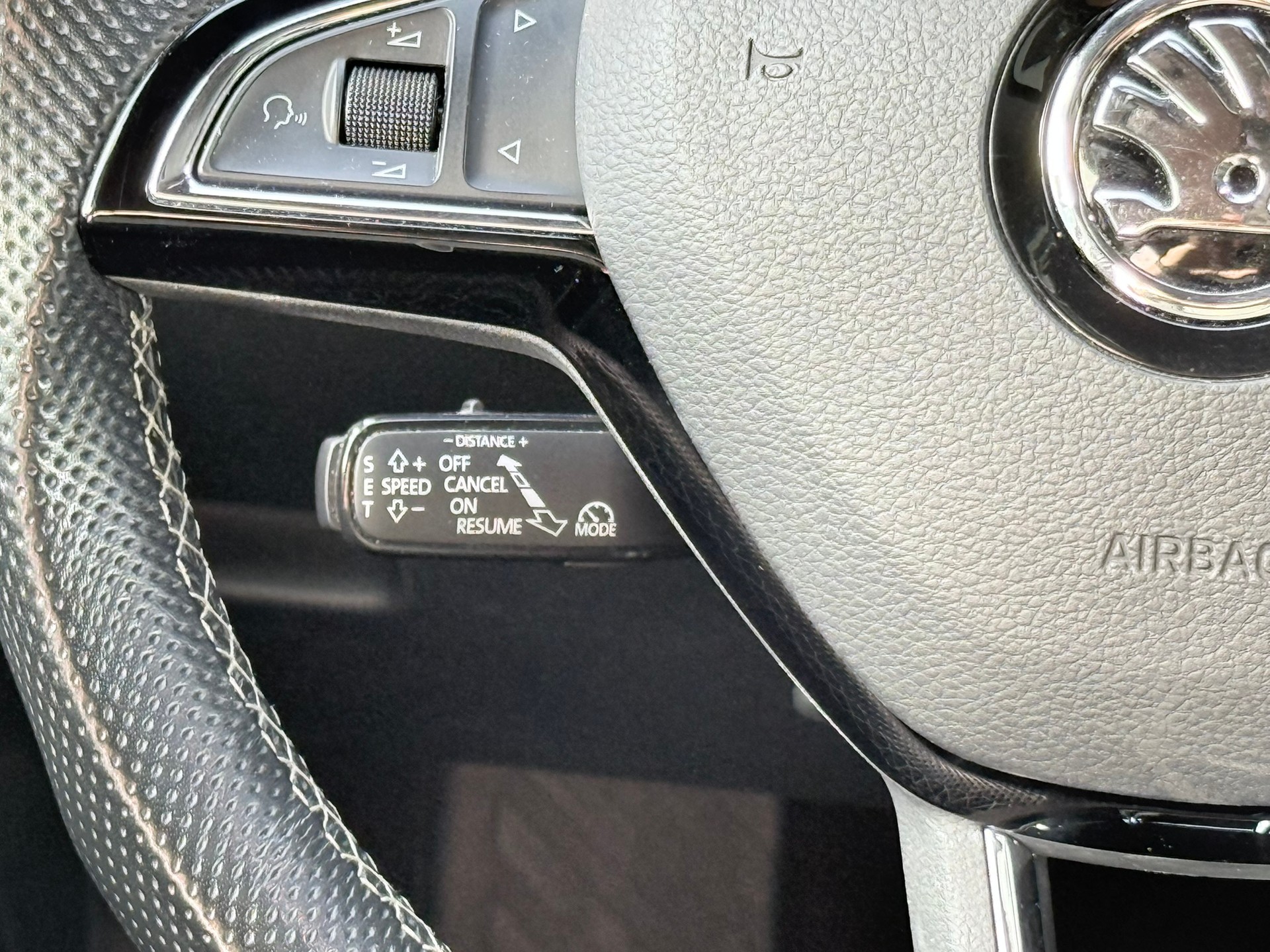 SKODA Superb Combi 2.0 TSI Ambition DSG 4x4-image-27