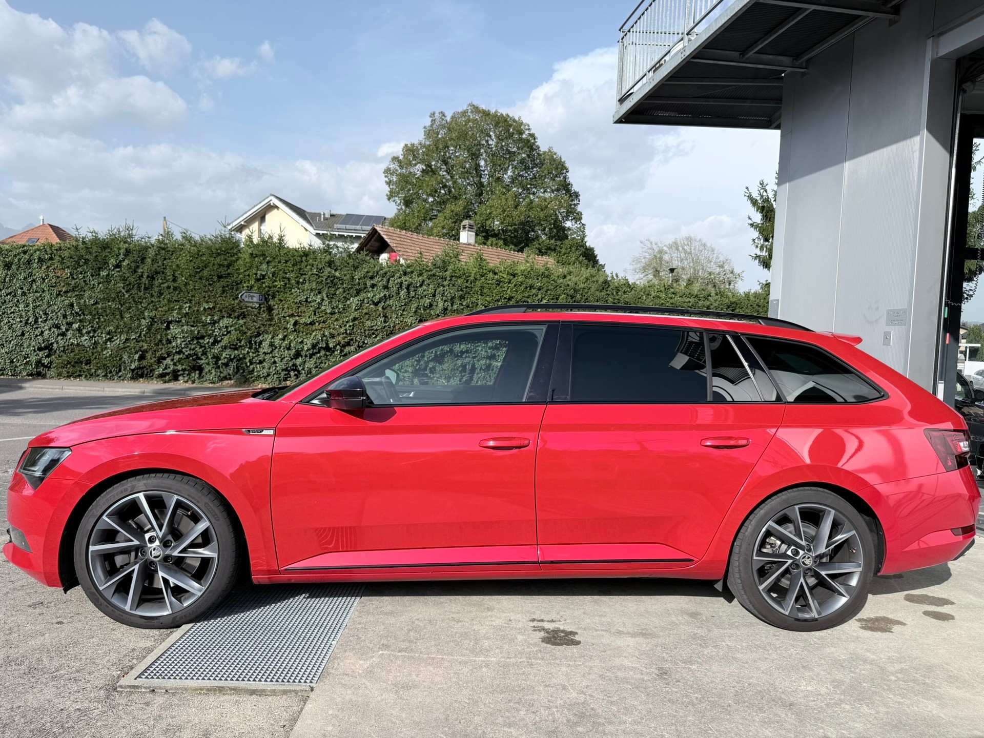 SKODA Superb Combi 2.0 TSI Ambition DSG 4x4-image-9