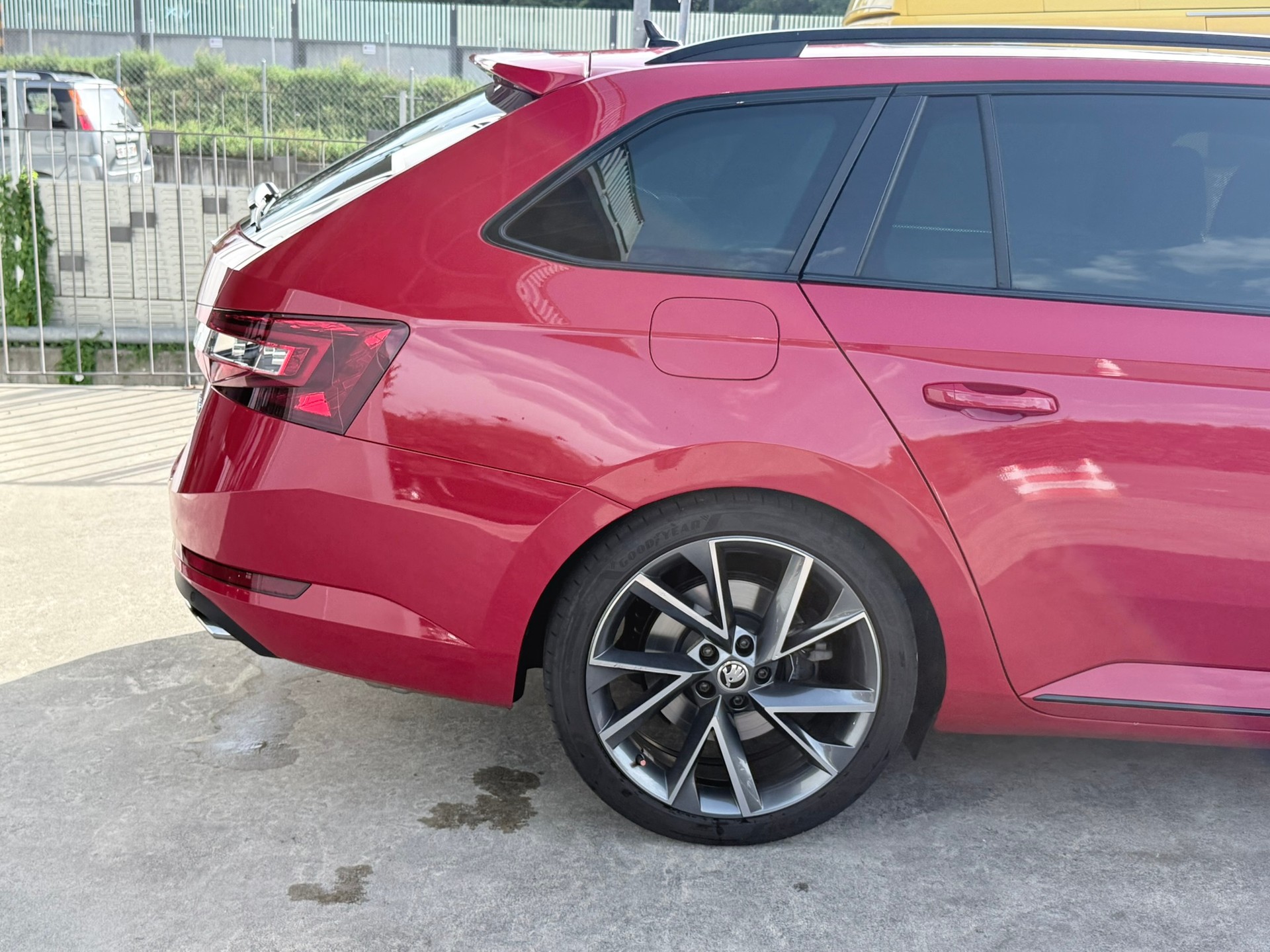 SKODA Superb Combi 2.0 TSI Ambition DSG 4x4-image-5
