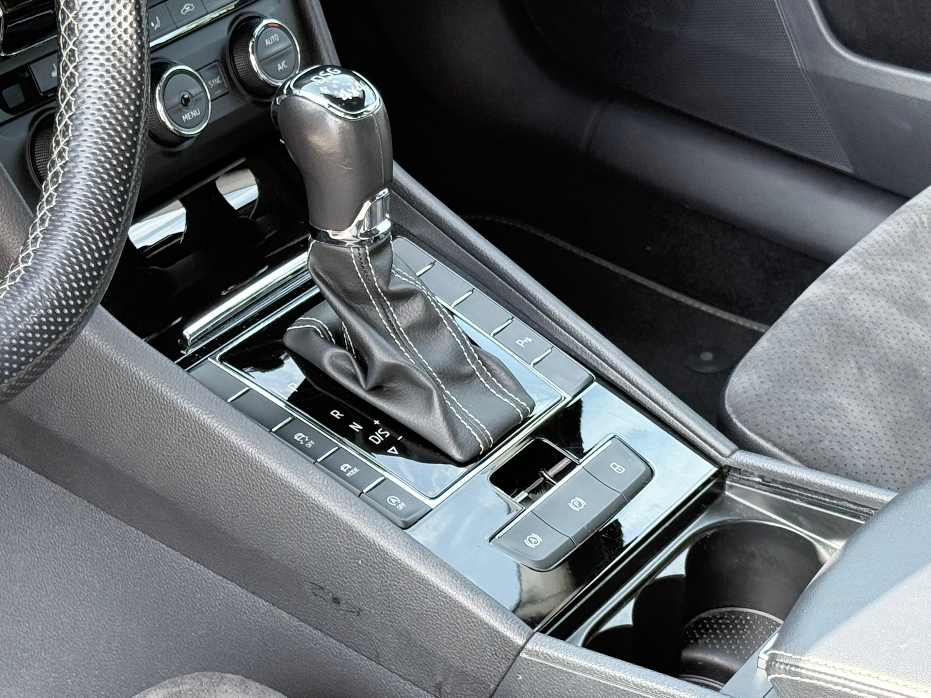 SKODA Superb Combi 2.0 TSI Ambition DSG 4x4-image-20