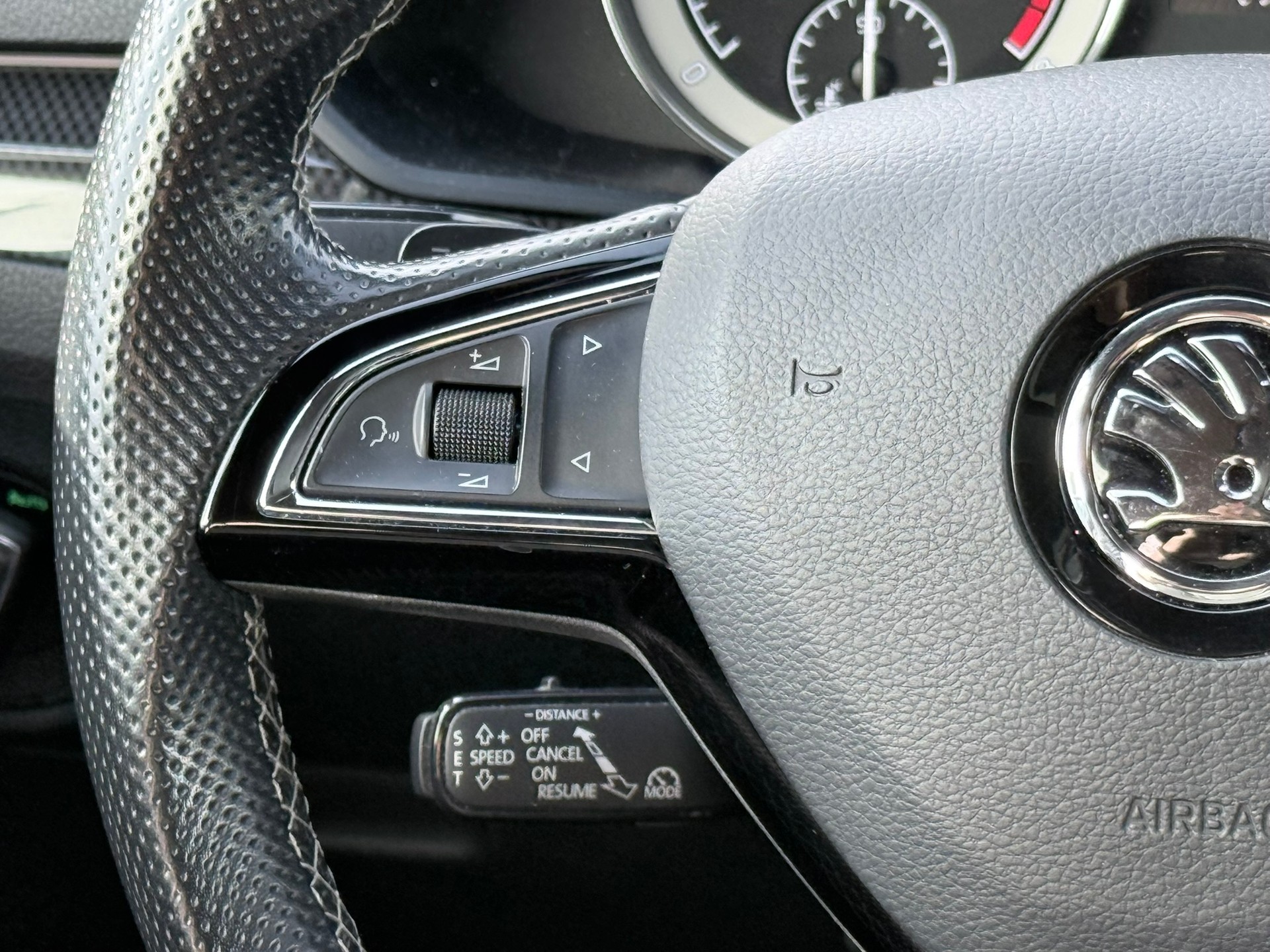 SKODA Superb Combi 2.0 TSI Ambition DSG 4x4-image-26