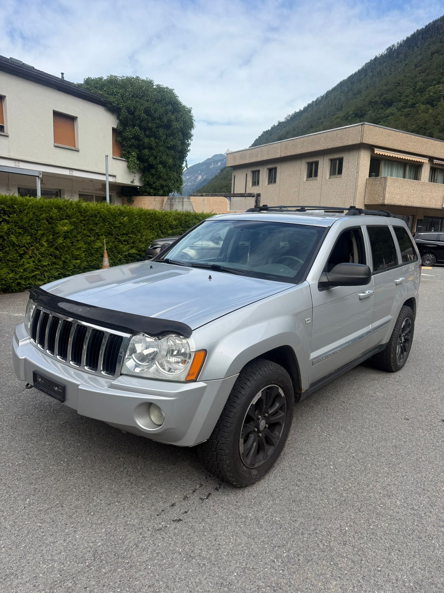 JEEP Grand Cherokee 5.7 HEMI Limited Automatic-image-0