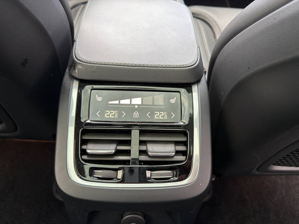 VOLVO XC90 2.0 T8 TE XCLUSIVE Dark 7P. eAWD-image-23