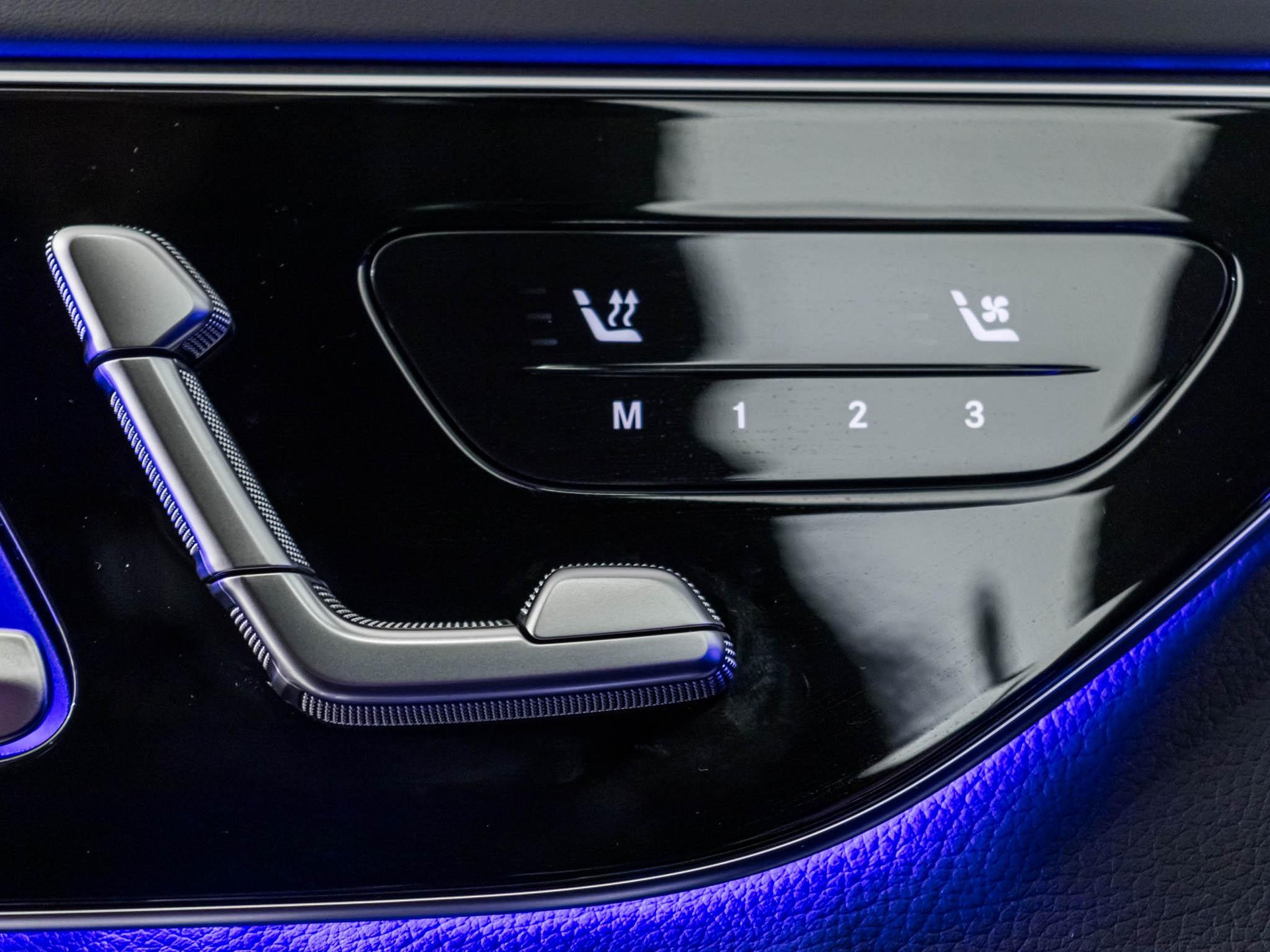 MERCEDES-BENZ C 220 d 4MATIC T-Modell Swiss Star-image-12