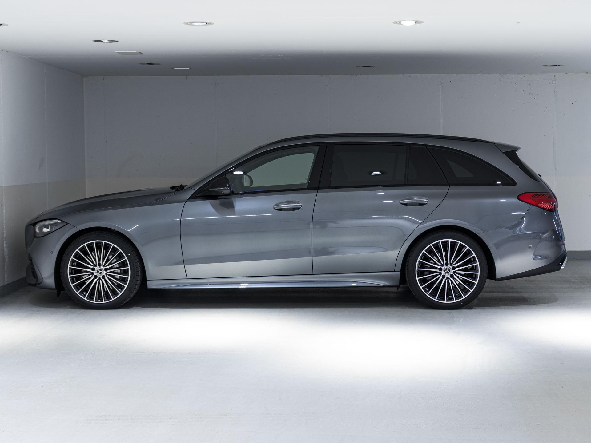 MERCEDES-BENZ C 220 d 4MATIC T-Modell Swiss Star-image-4