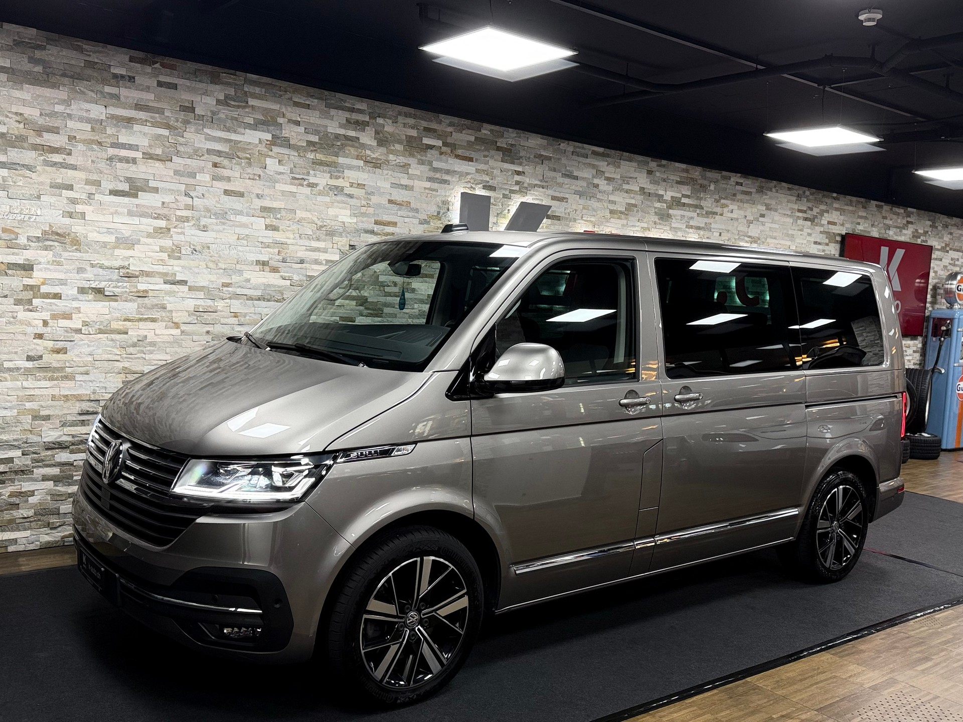 VW T6.1 Multivan 2.0 Bi-TDI Highline Liberty 4Mot. DSG - BULLI Sonderausstattung-image-0