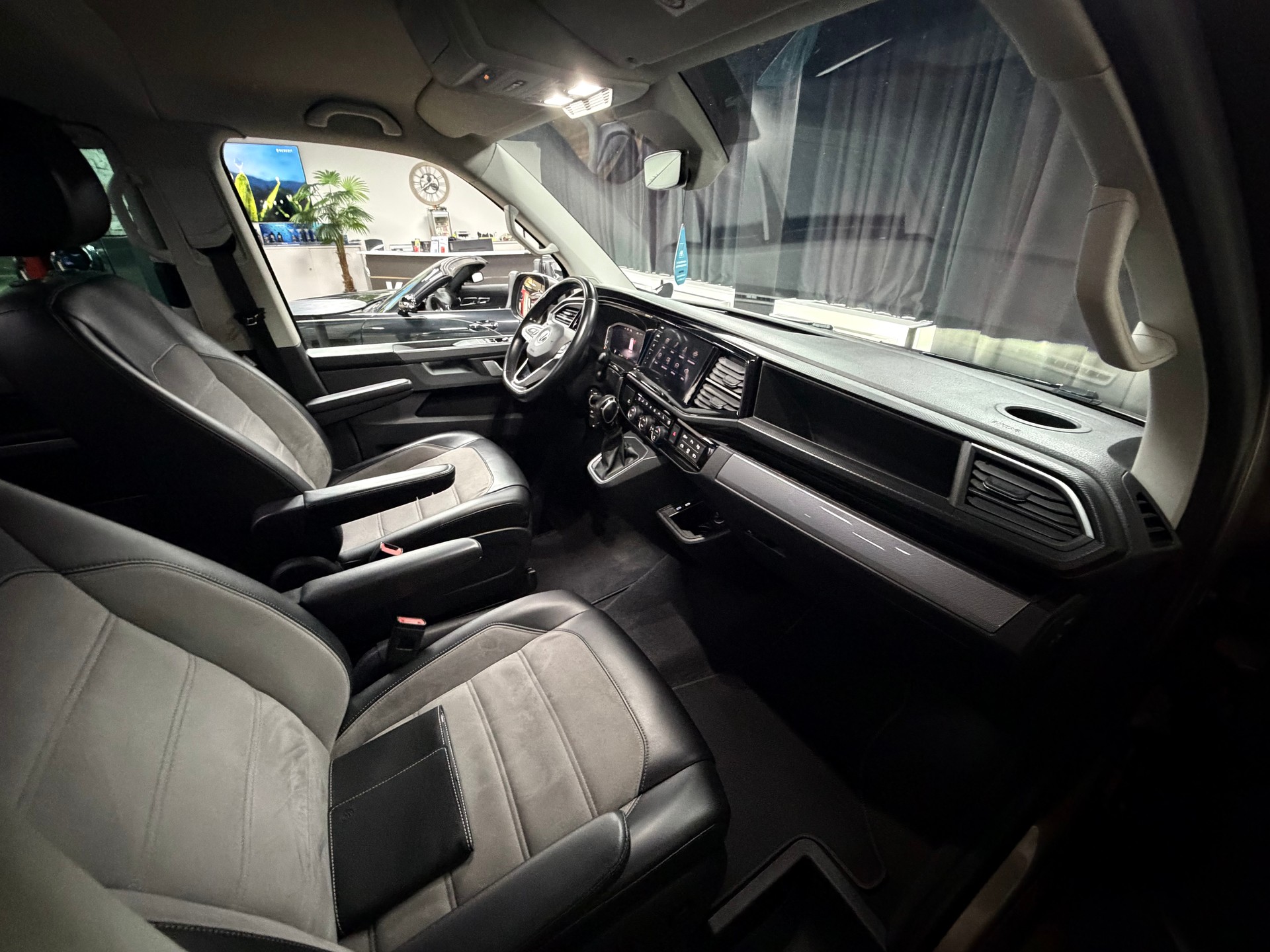 VW T6.1 Multivan 2.0 Bi-TDI Highline Liberty 4Mot. DSG - BULLI Sonderausstattung-image-28