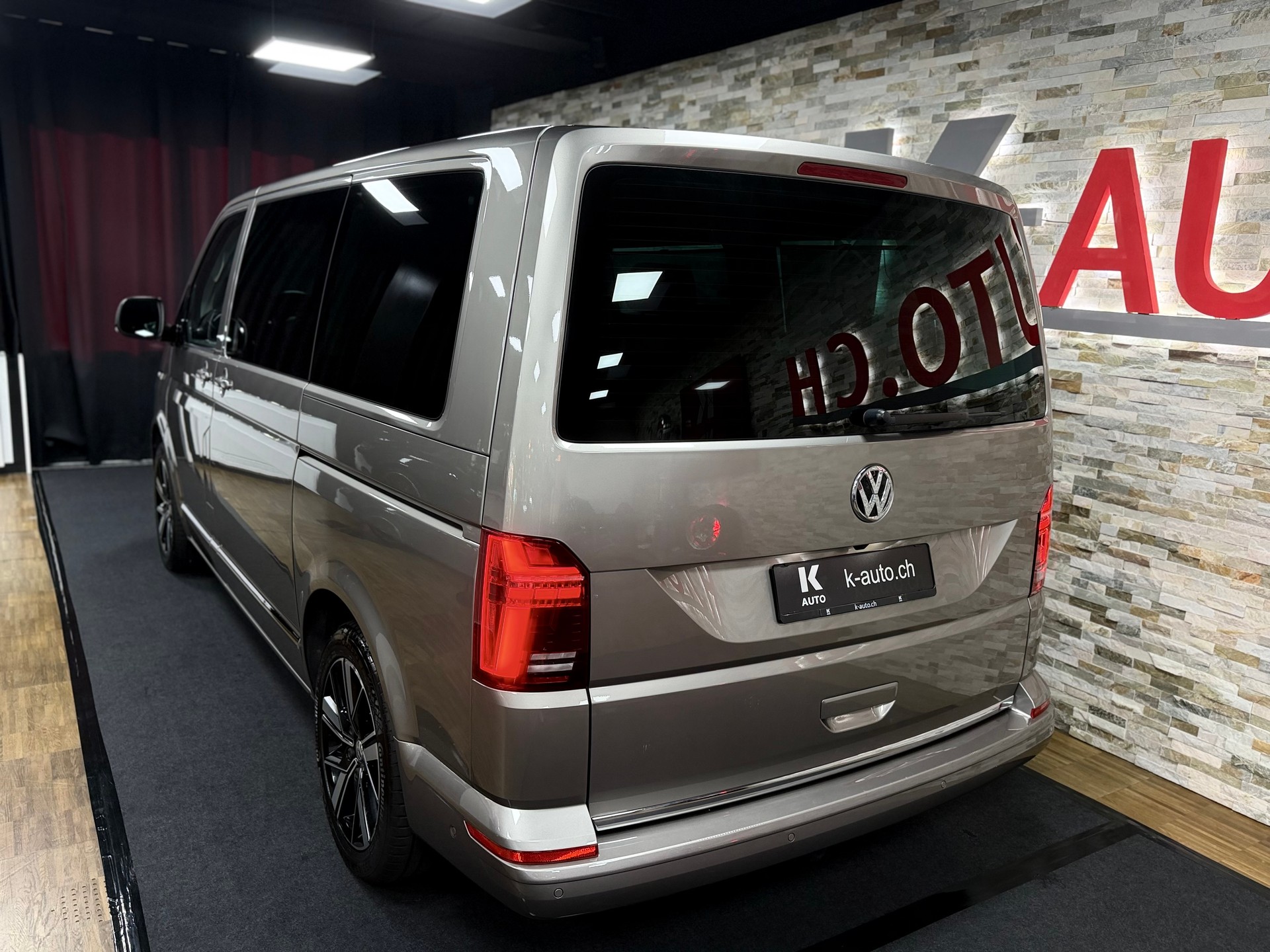 VW T6.1 Multivan 2.0 Bi-TDI Highline Liberty 4Mot. DSG - BULLI Sonderausstattung-image-2
