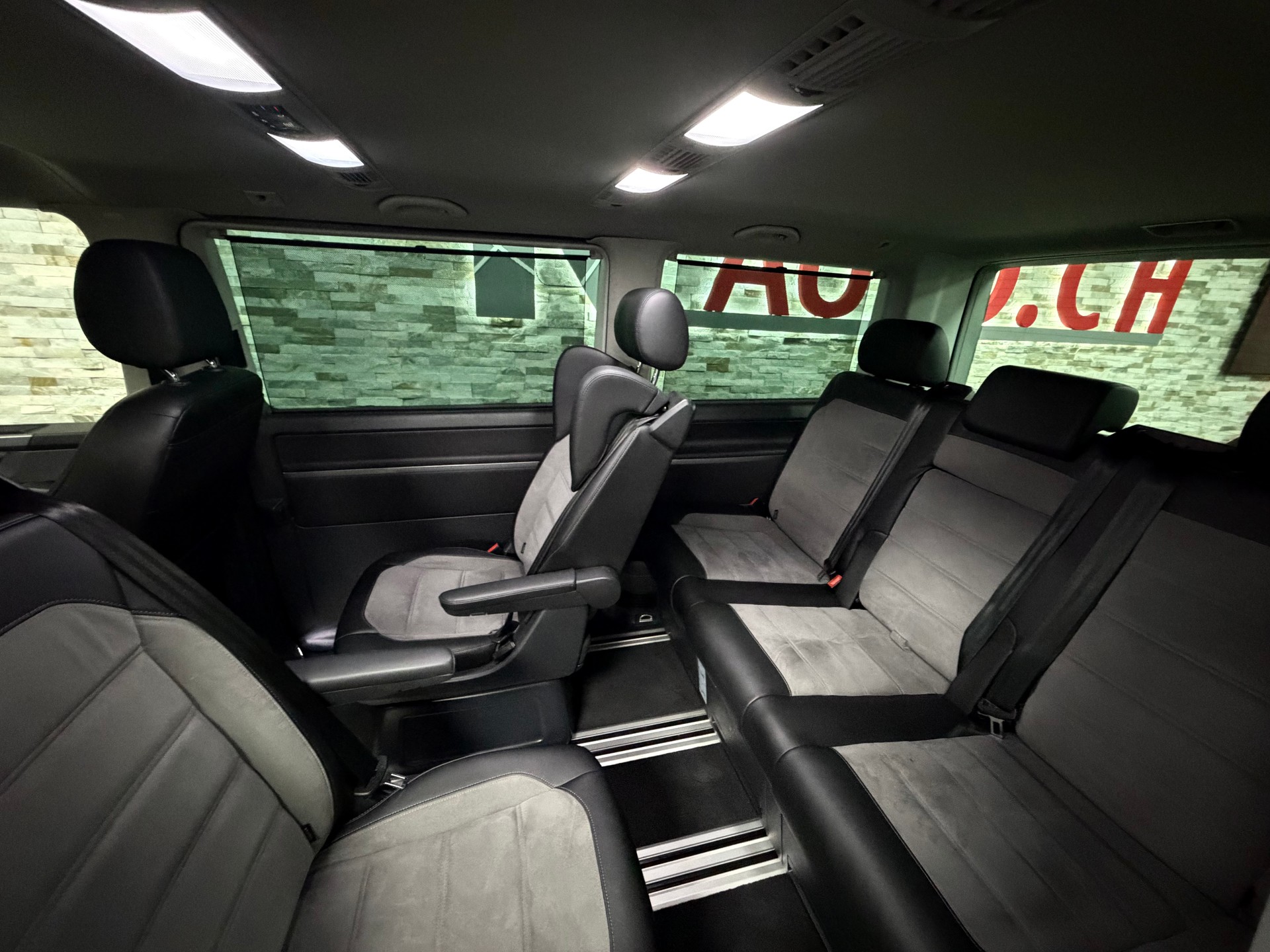 VW T6.1 Multivan 2.0 Bi-TDI Highline Liberty 4Mot. DSG - BULLI Sonderausstattung-image-23