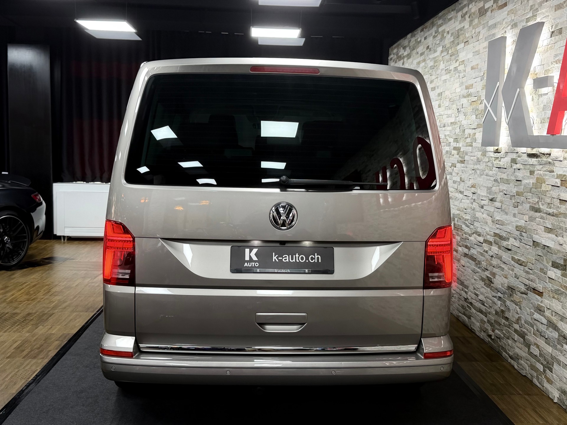 VW T6.1 Multivan 2.0 Bi-TDI Highline Liberty 4Mot. DSG - BULLI Sonderausstattung-image-3