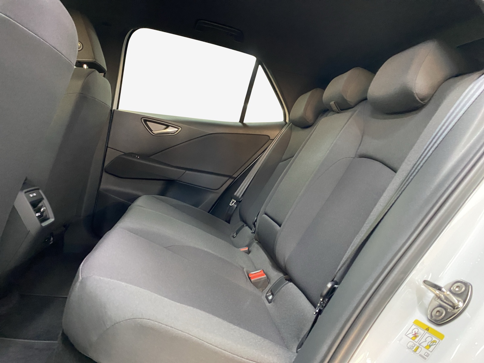 VW ID.3 Neo 50 kWh 170PS Life-image-11