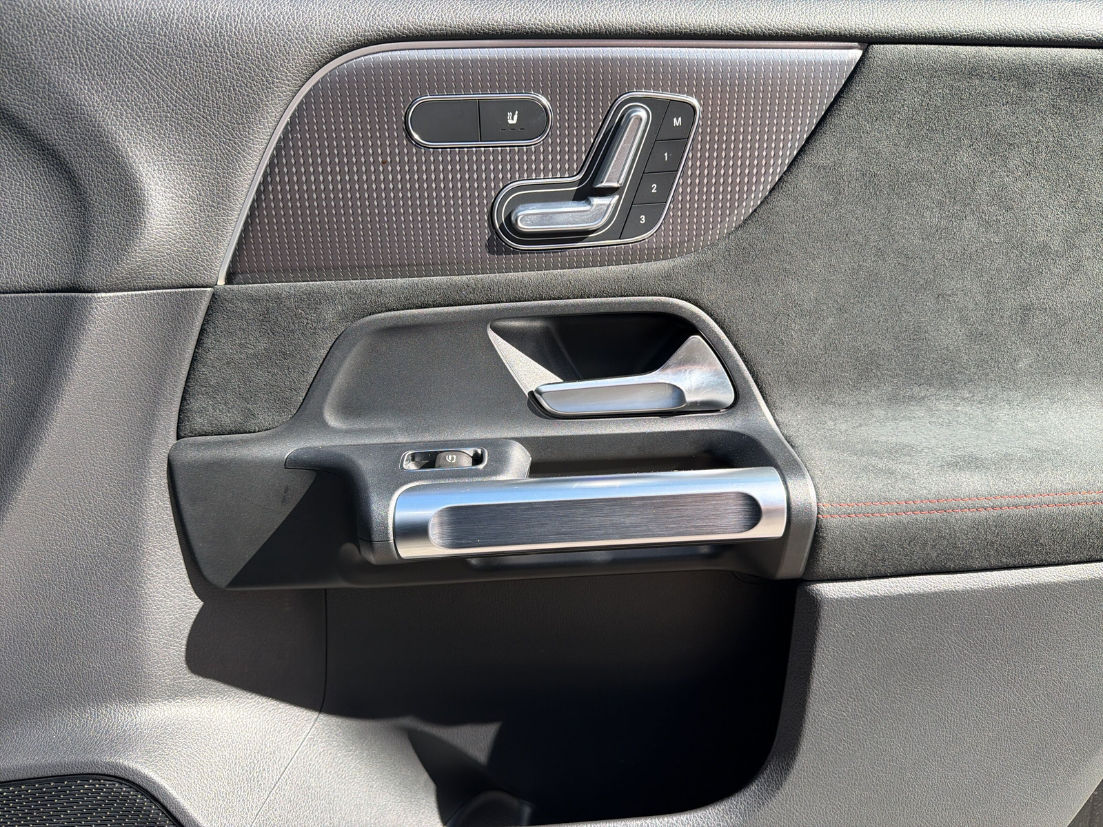 MERCEDES-BENZ EQB 350 AMG Line 4Matic-image-15