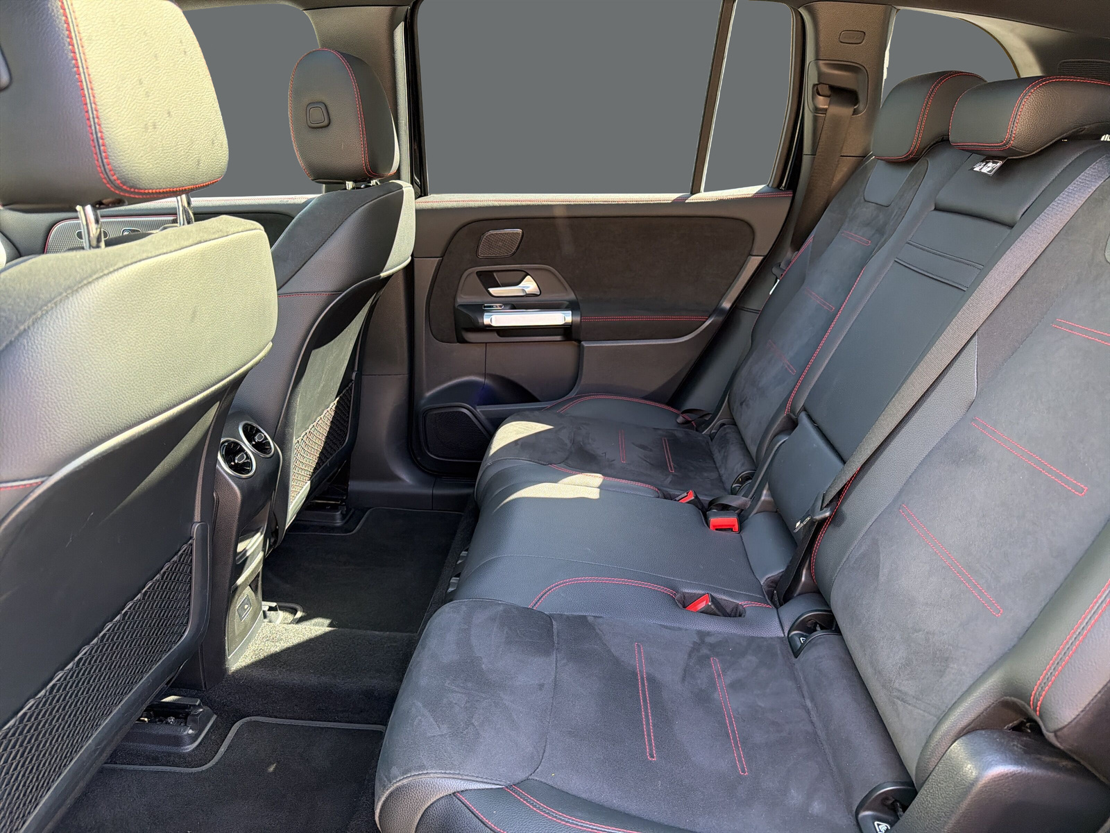 MERCEDES-BENZ EQB 350 AMG Line 4Matic-image-12