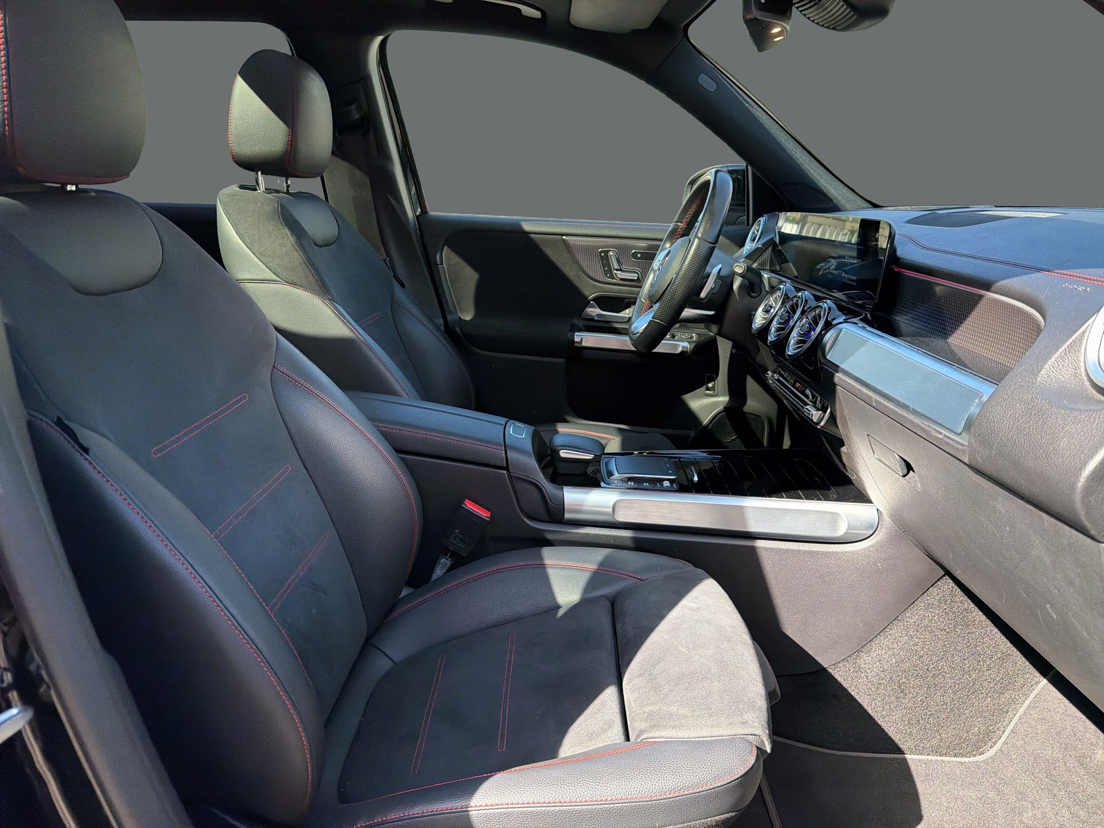 MERCEDES-BENZ EQB 350 AMG Line 4Matic-image-16