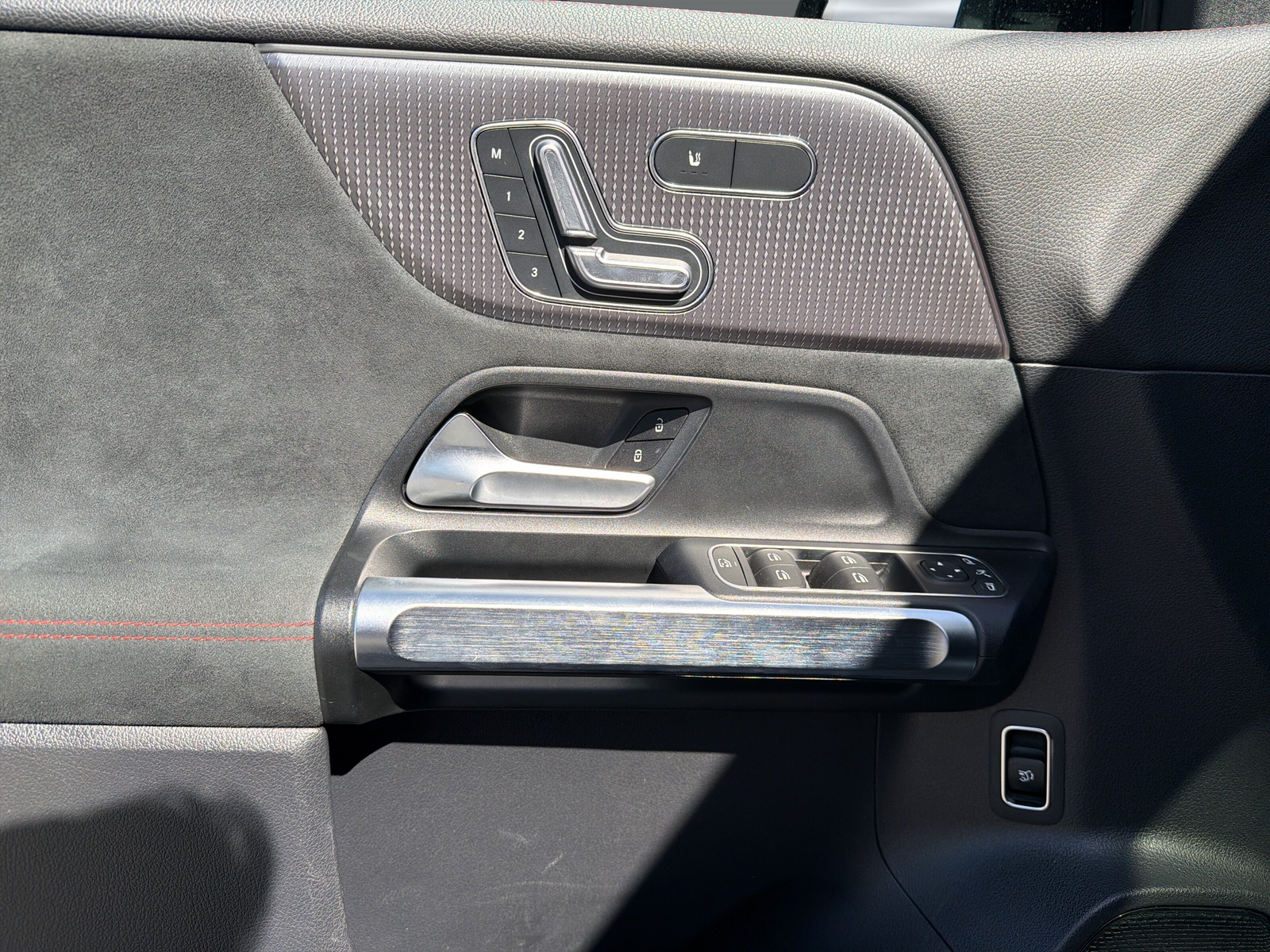 MERCEDES-BENZ EQB 350 AMG Line 4Matic-image-11