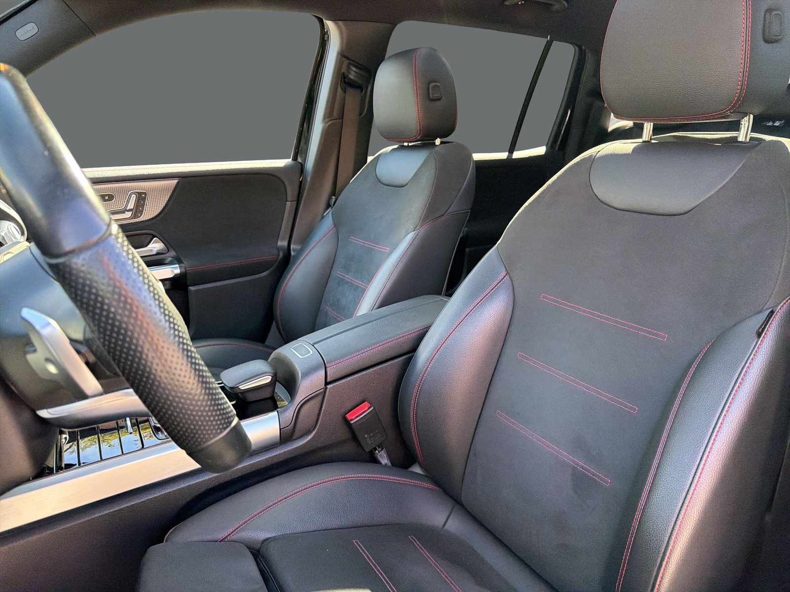 MERCEDES-BENZ EQB 350 AMG Line 4Matic-image-8