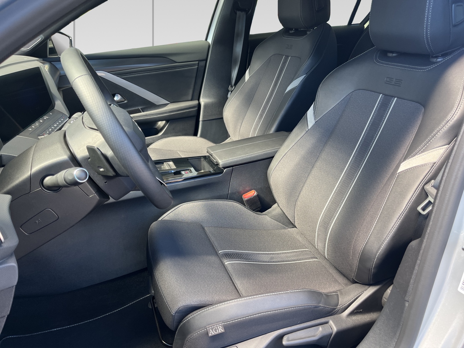 OPEL Astra 1.6 PHEV Turbo Swiss Plus A-image-6