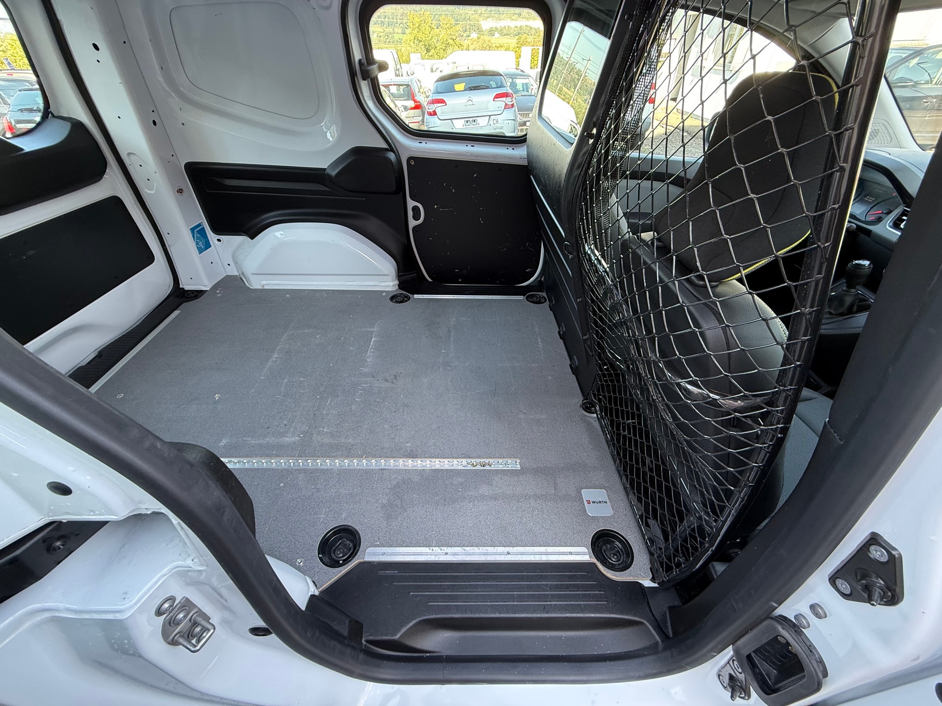RENAULT Kangoo Van 1.5 dCi Standard 95 Extra-image-11