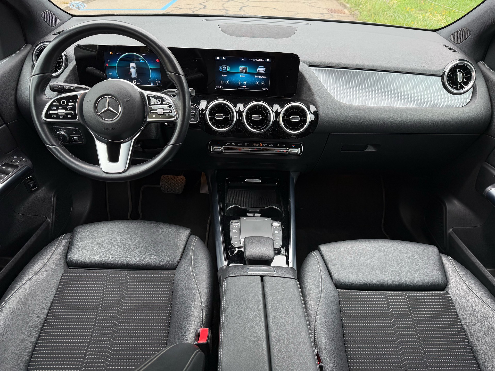 MERCEDES-BENZ B 200 d Night Star-image-4