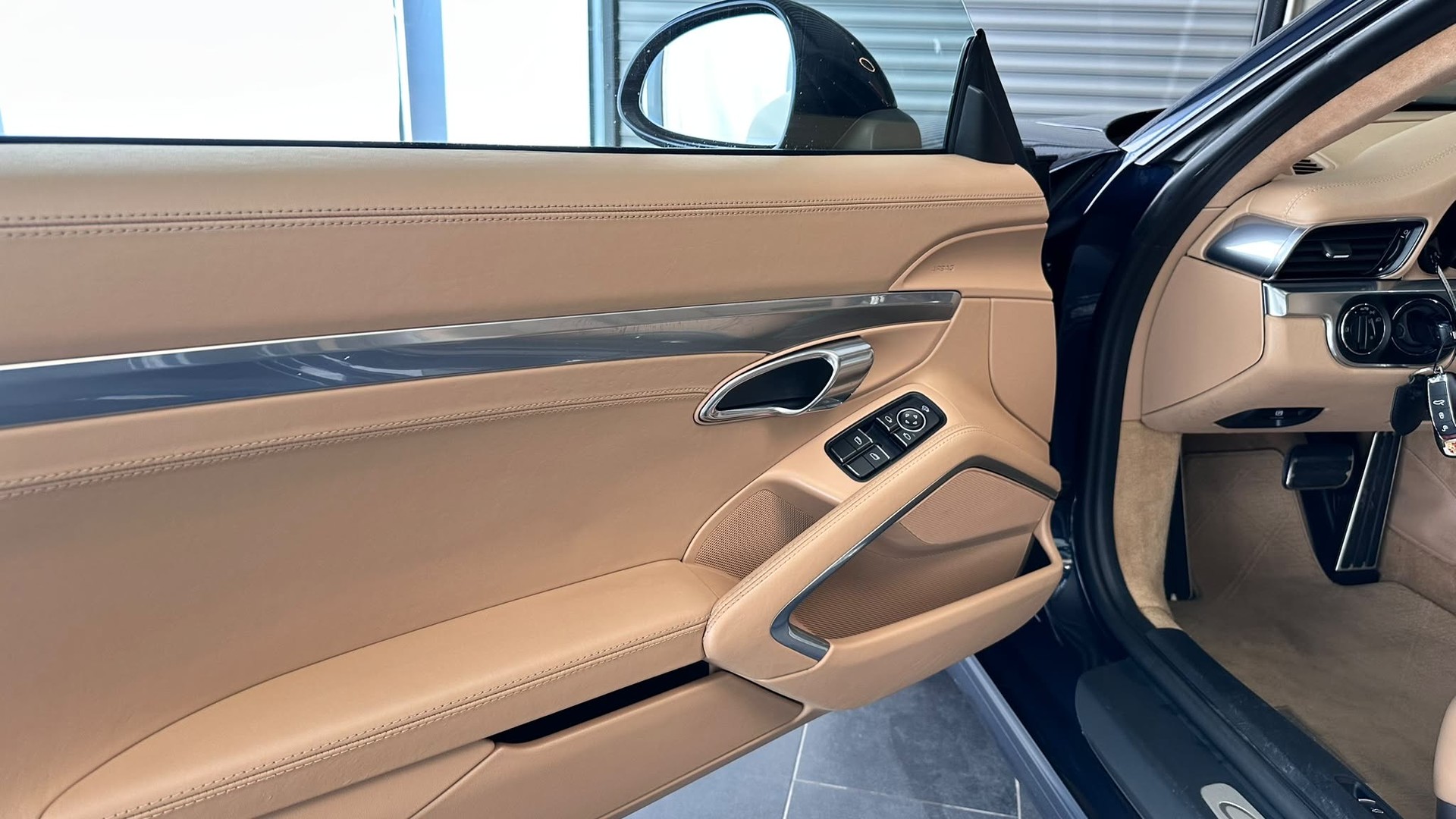 PORSCHE 911 Coupé 3.8 Carrera S PDK-image-8