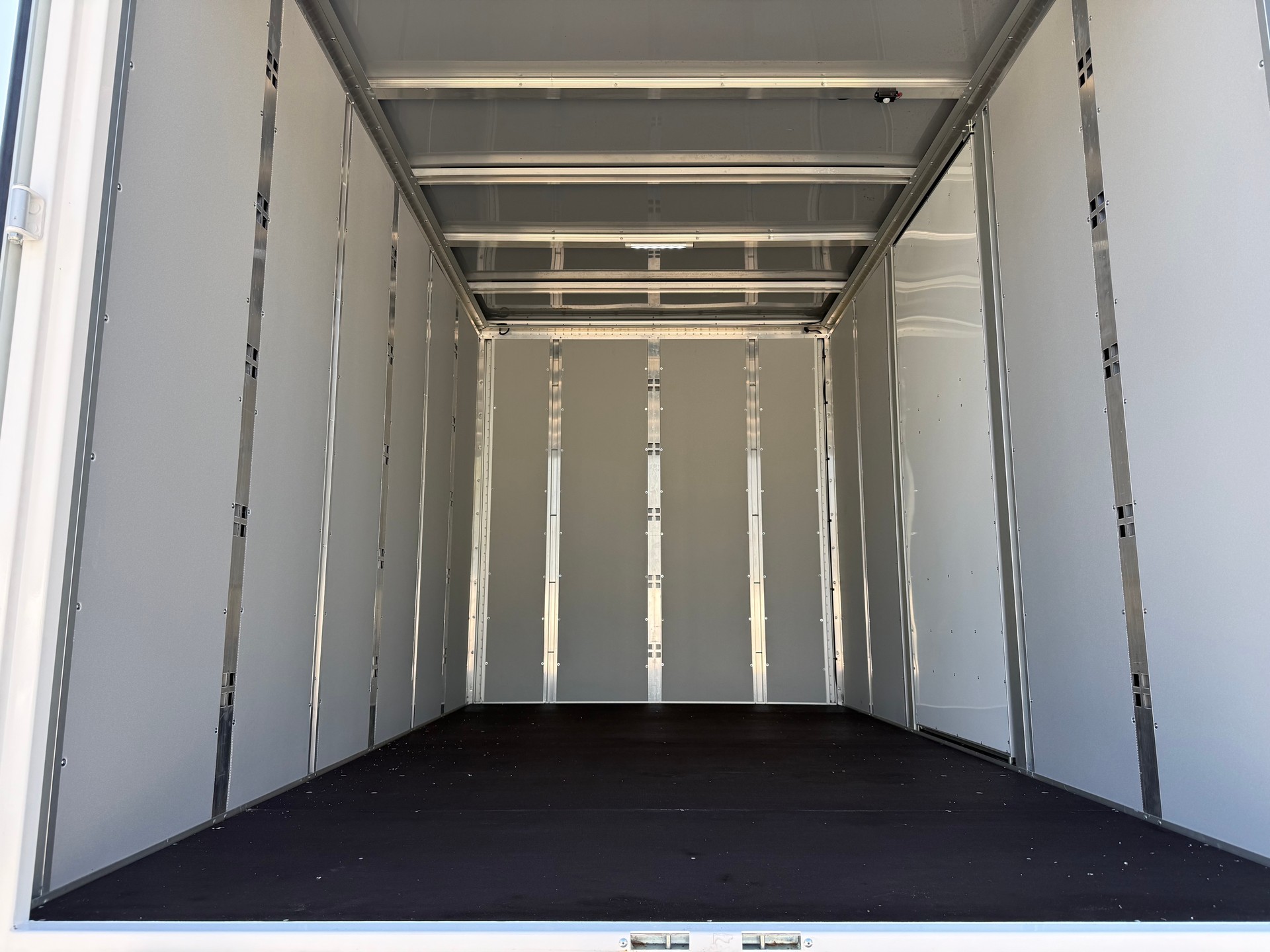 FIAT Ducato 35 2.2 MJ 140 Heavy Koffer mit Flügeltüren 1000 Kg. Nutzlast-image-10