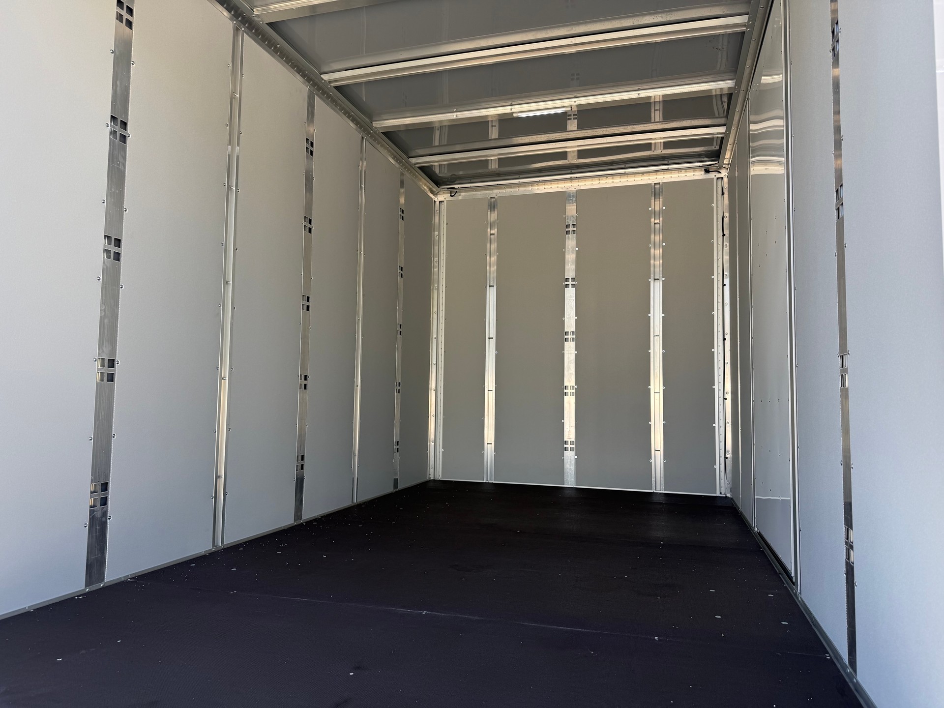FIAT Ducato 35 2.2 MJ 140 Heavy Koffer mit Flügeltüren 1000 Kg. Nutzlast-image-8