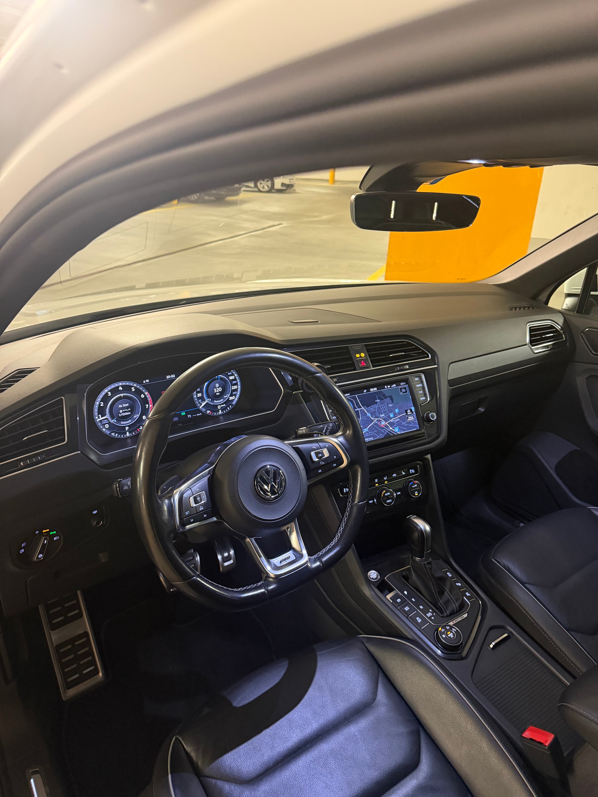 VW Tiguan 2.0 TSI TSI R-Line 4 Motion DSG-image-3