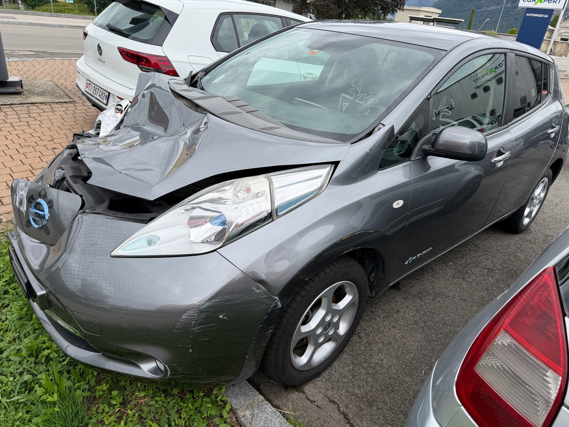 NISSAN Leaf visia 24kWh (incl battery)-image-1
