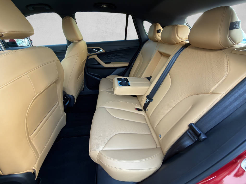 MG HS 1.5 Hybrid Luxury-image-6