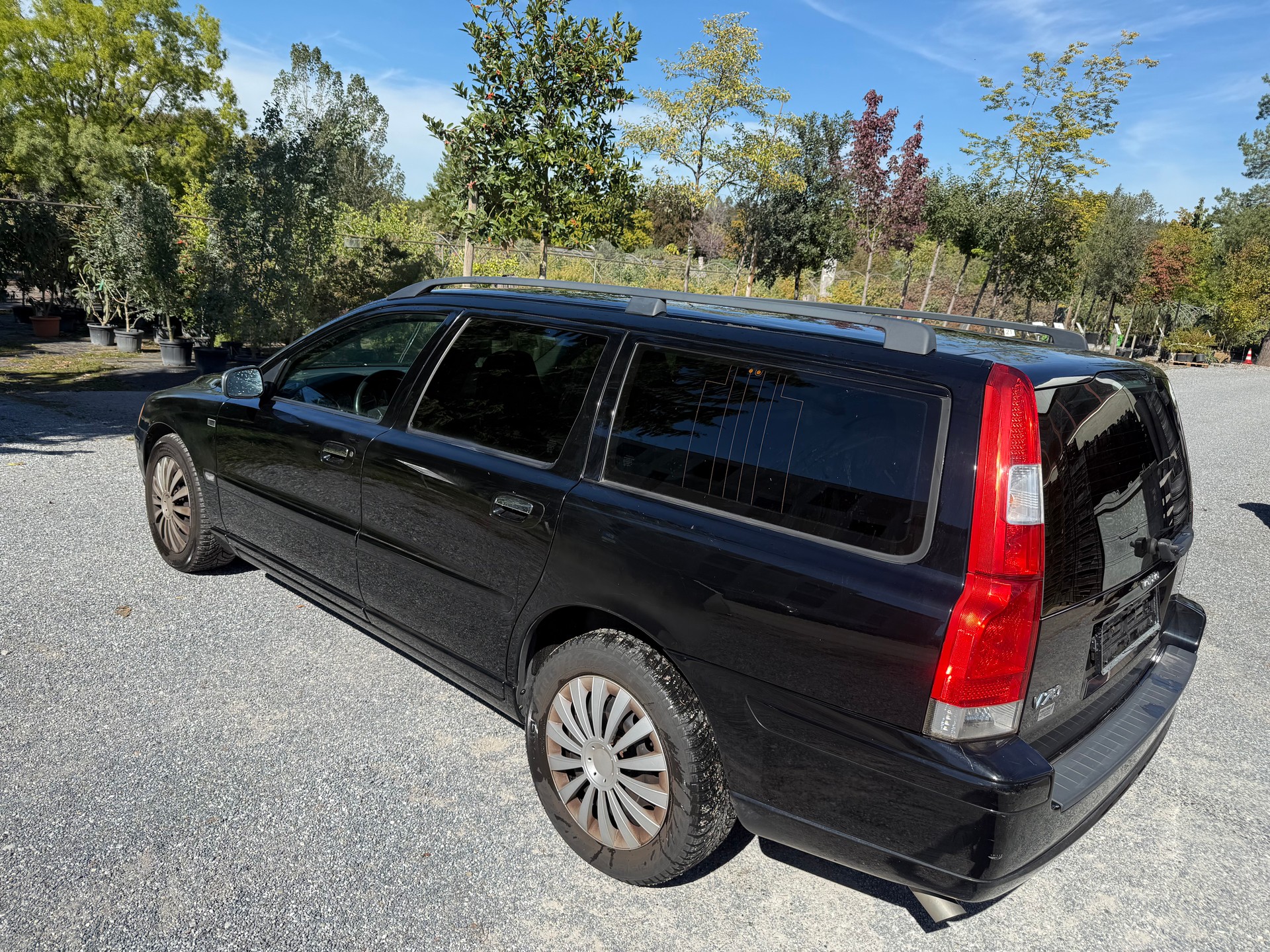 VOLVO V70 2.4 Momentum-image-6