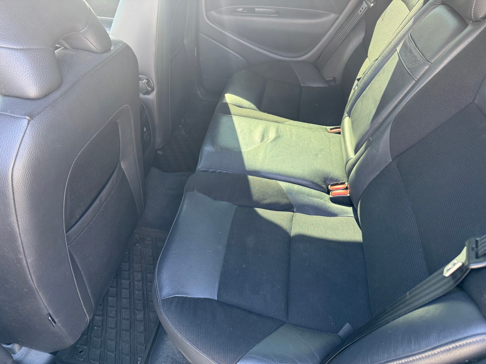 VOLVO V70 2.4 Momentum-image-11