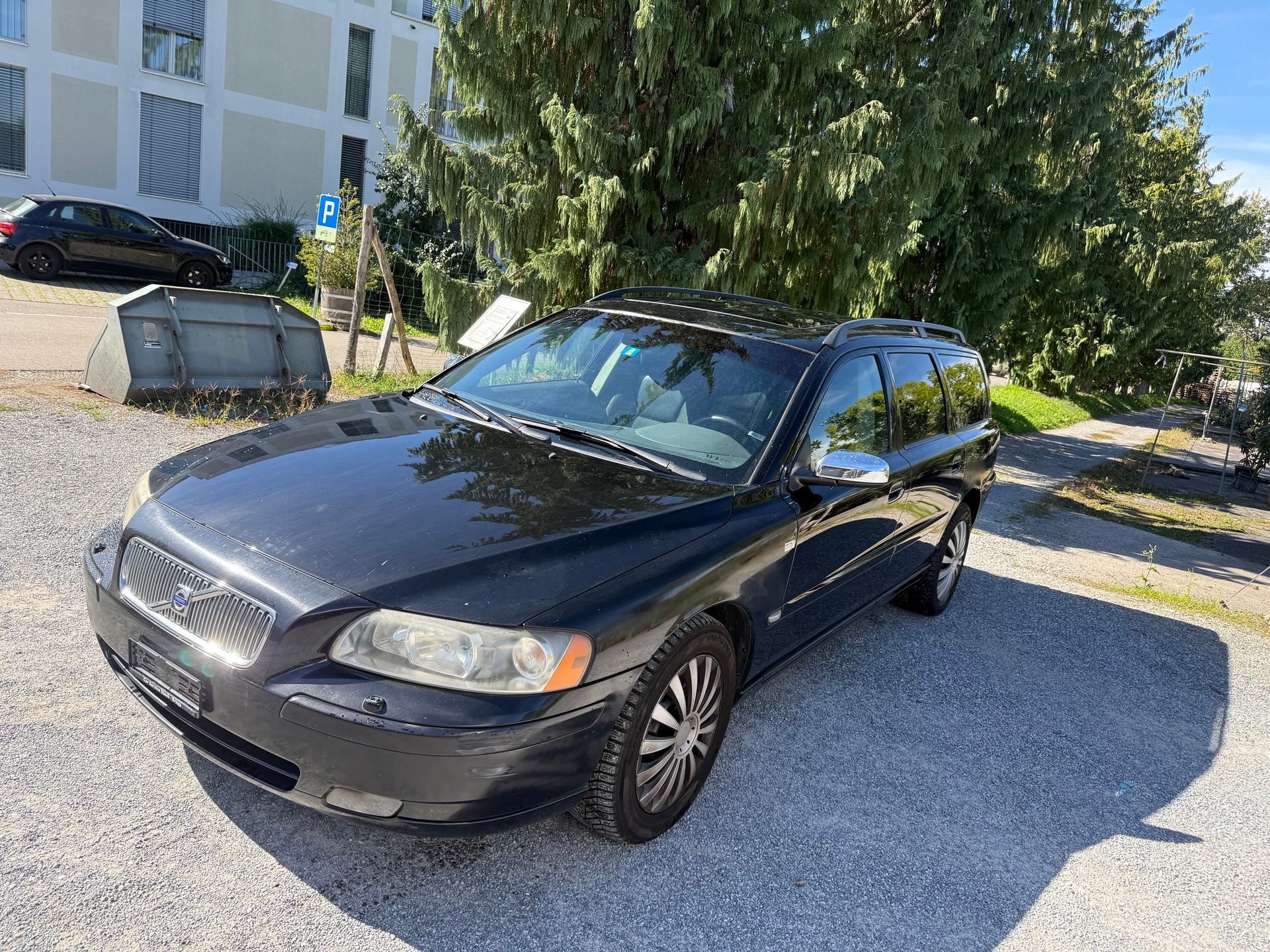 VOLVO V70 2.4 Momentum-image-2