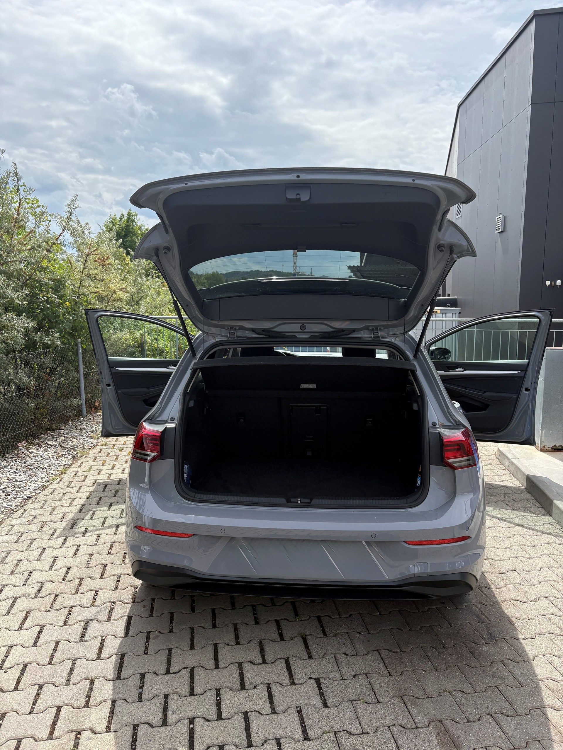 VW GOLF-image-0