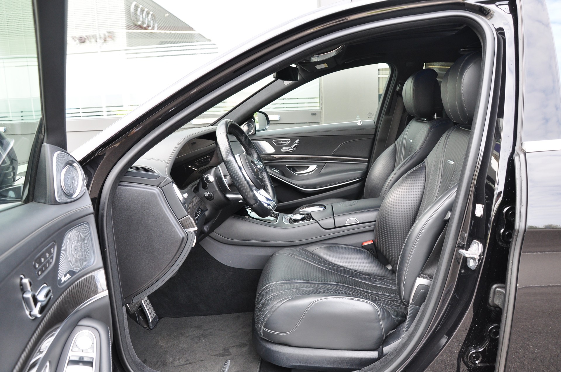 MERCEDES-BENZ S 63 AMG L 4Matic+ 9G-Tronic-image-27