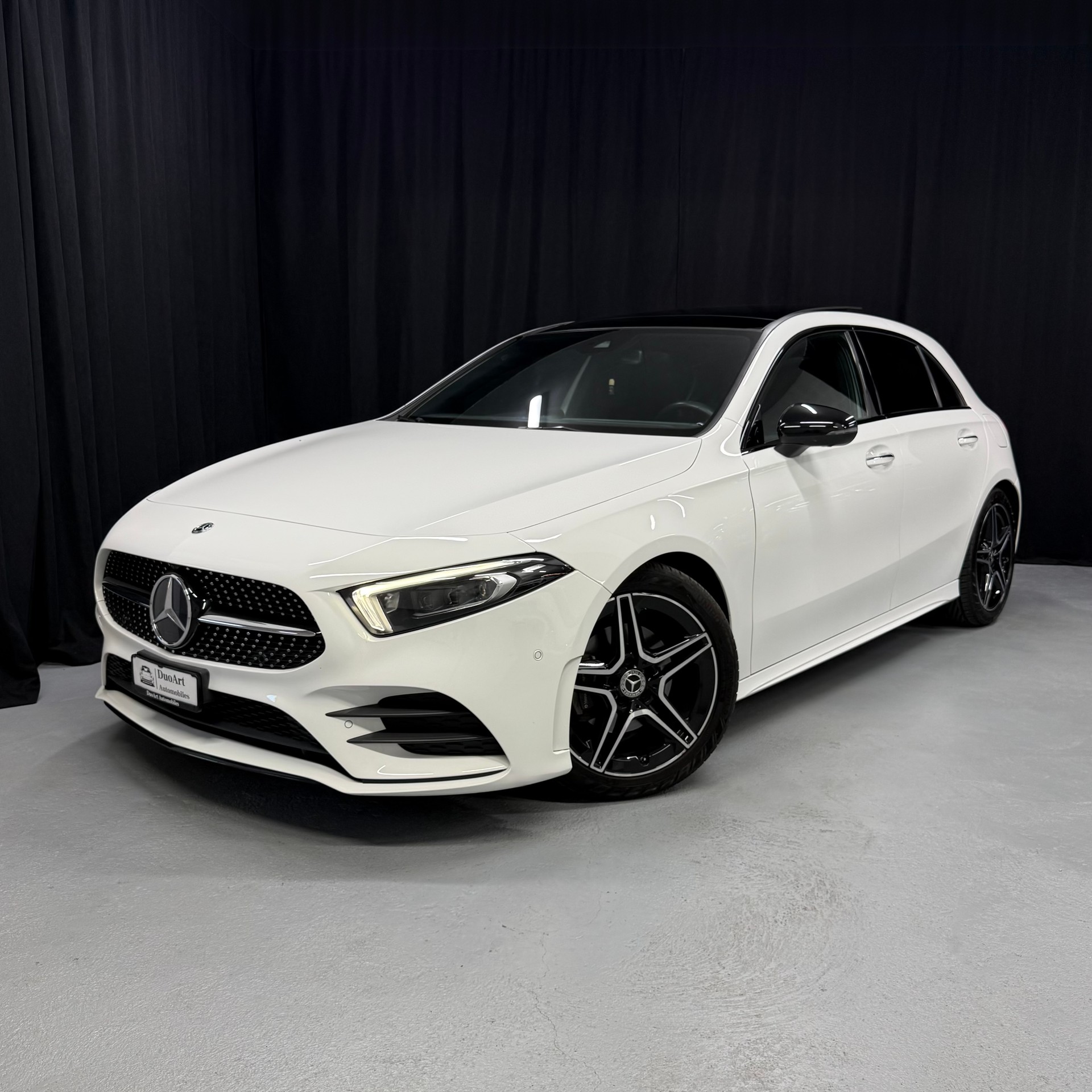 MERCEDES-BENZ A 200 AMG Line 7G-DCT-image-2
